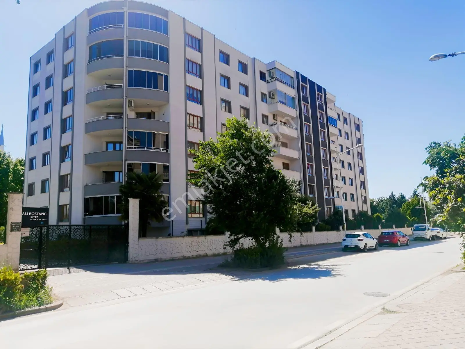 Remax Area Yüzüncü Yıl Mh. Havuzlu Site'de Satılık Arakat Daire - Görsel 4