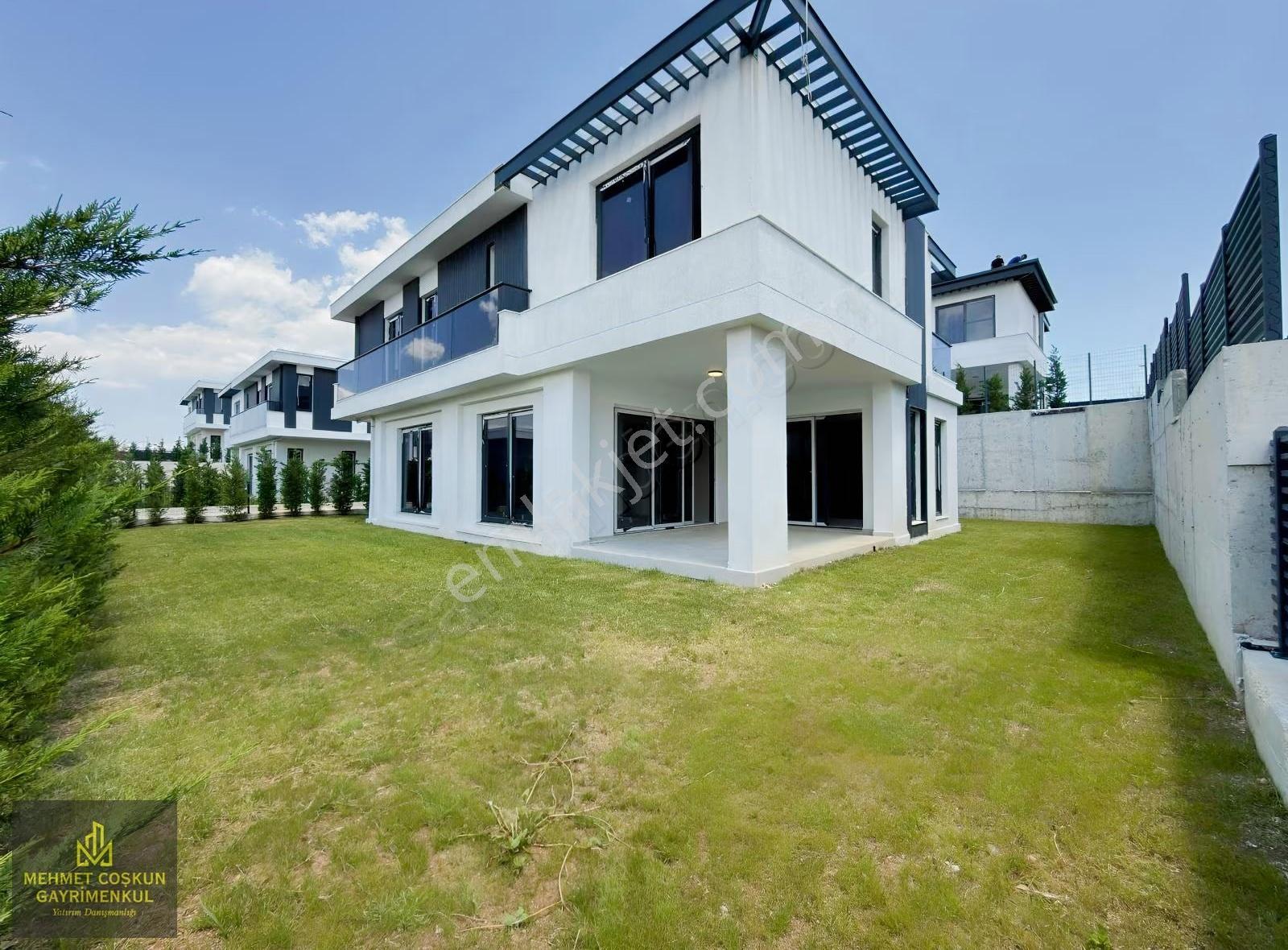 Kabasakalda Ultra Lüks Yerden Isıtma Sıfır Satılık 5+1 Villa