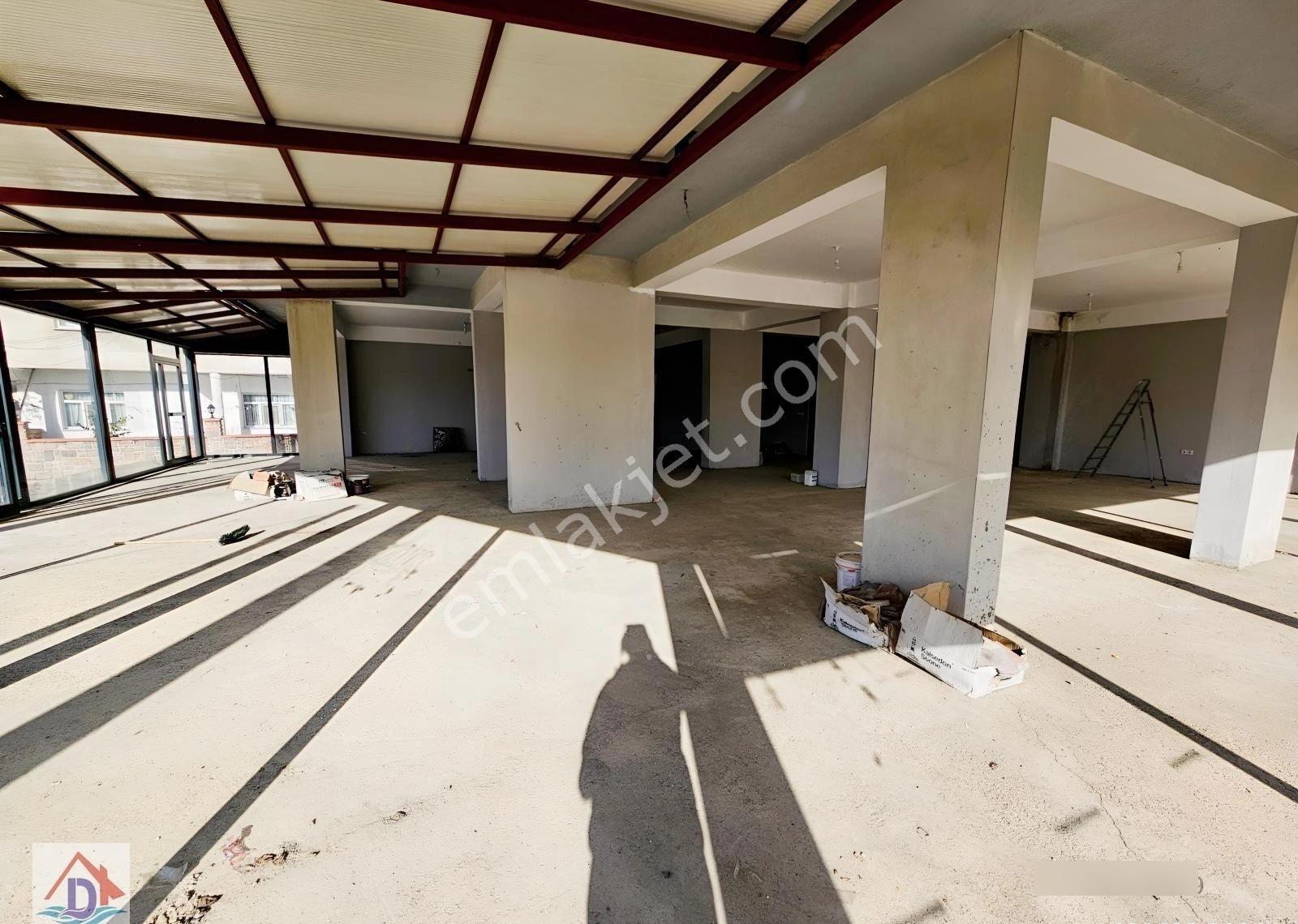 180 M2 Net Kullanım,300 M2 Depo Alanlı, Asansörlü Kiralık Dükkan - Görsel 2
