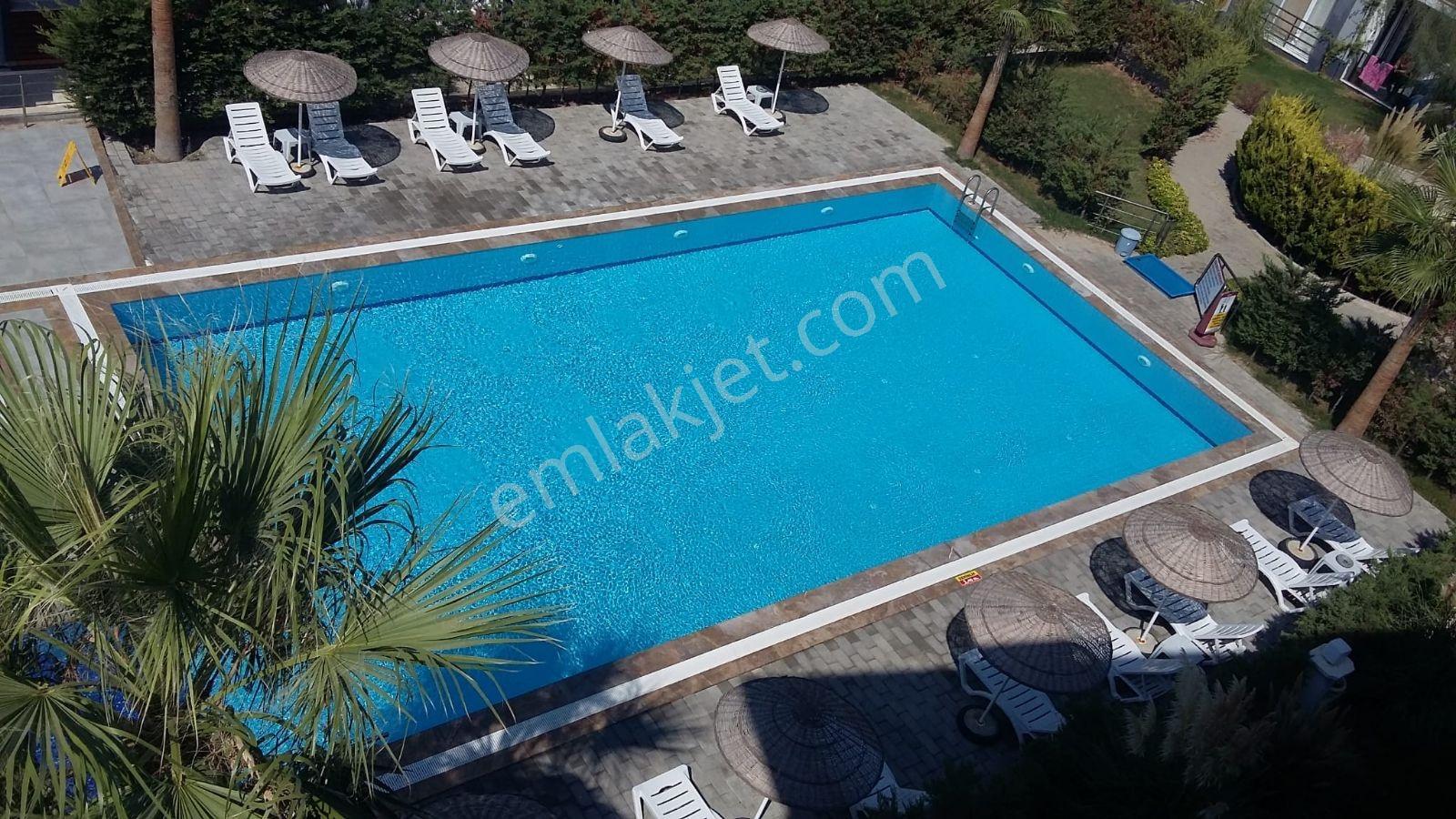 Kuşadası Değirmendere Ege Birlik Residence' De Eşyalı 2+1 Daire