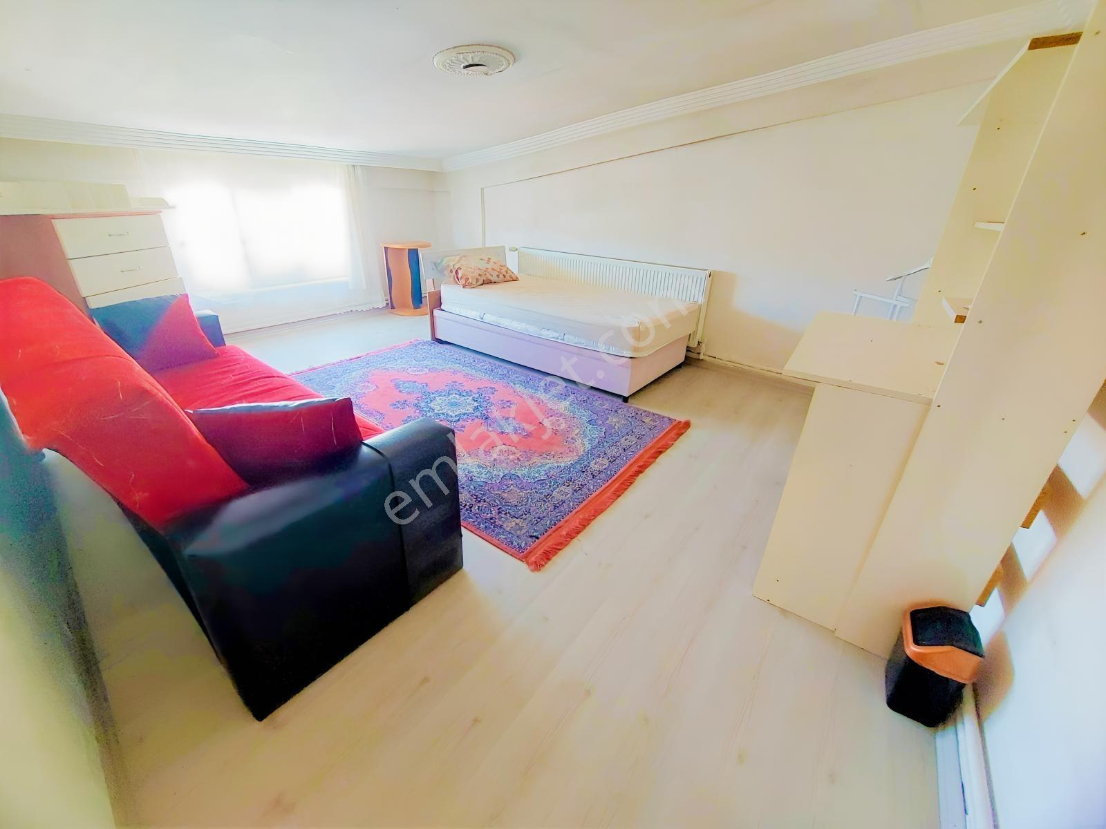 El/ya Kasaplar Çardaklı 4+1 Eşyalı Teraslı Geniş Kiralık Daire - Görsel 3