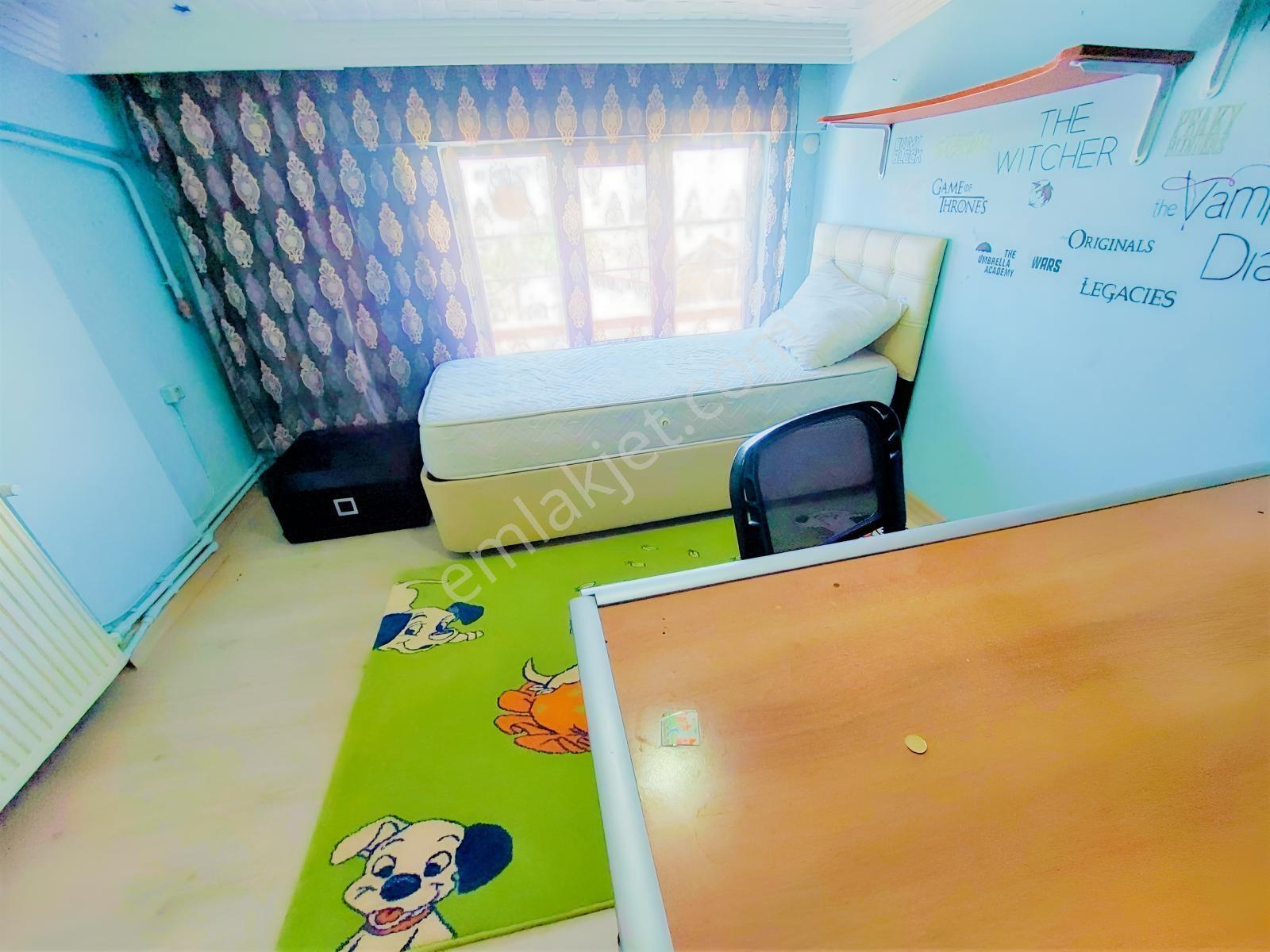 El/ya Kasaplar Çardaklı 4+1 Eşyalı Teraslı Geniş Kiralık Daire - Görsel 9
