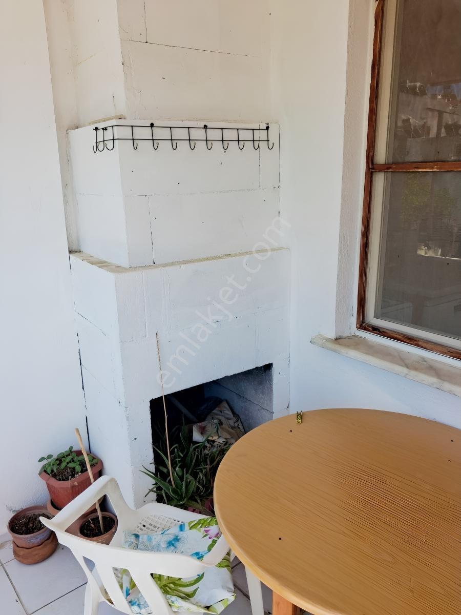 Komple Satılık Bina İşlek Köşe 170 M² Dükkanlı Merkezi Lokasyon - Görsel 4