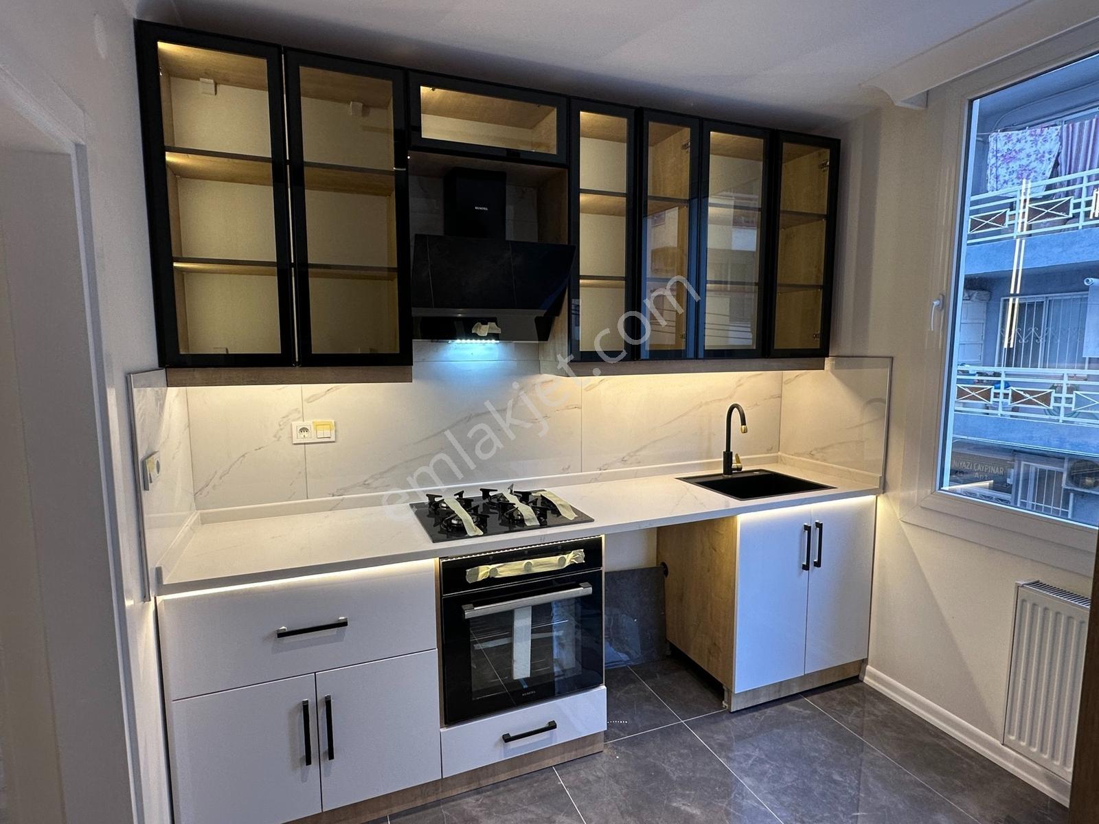 Güzelyalı Sağlık Ocağı Sokağında 3+1 1.kat Köşe Masrafsız Daire - Görsel 12