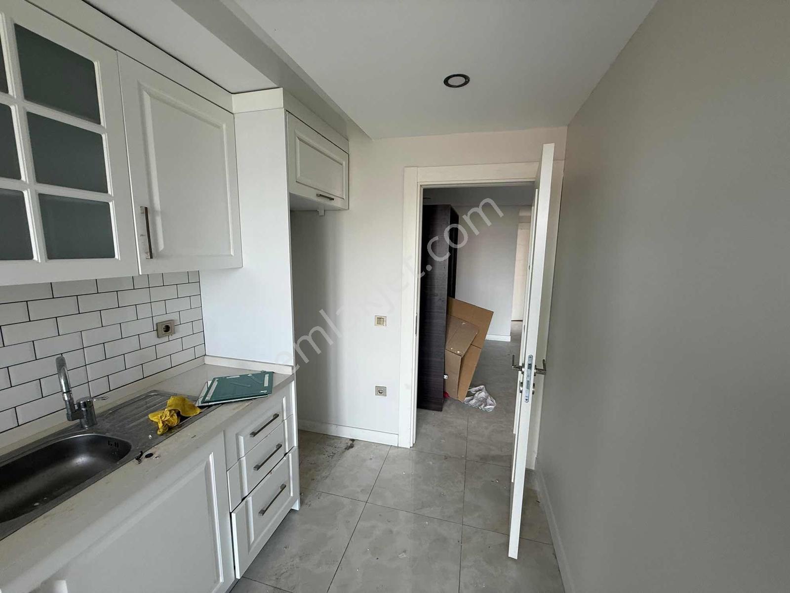 Beylikdüzü Yakuplu Metrobüse 100m Kiralık 3+1 Site İçi Daire - Görsel 26
