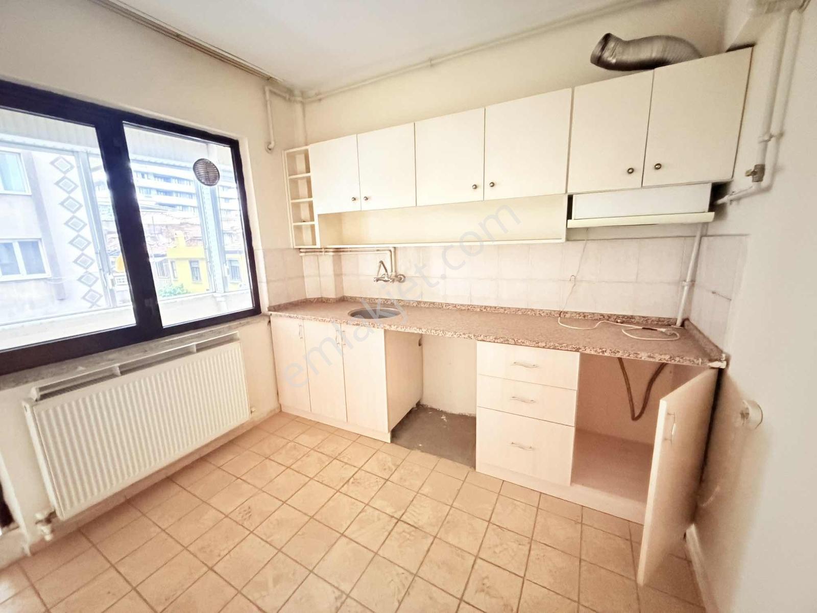 Hürriyet Caddesi Üzeri Satılık 3+1 Daire - Görsel 34