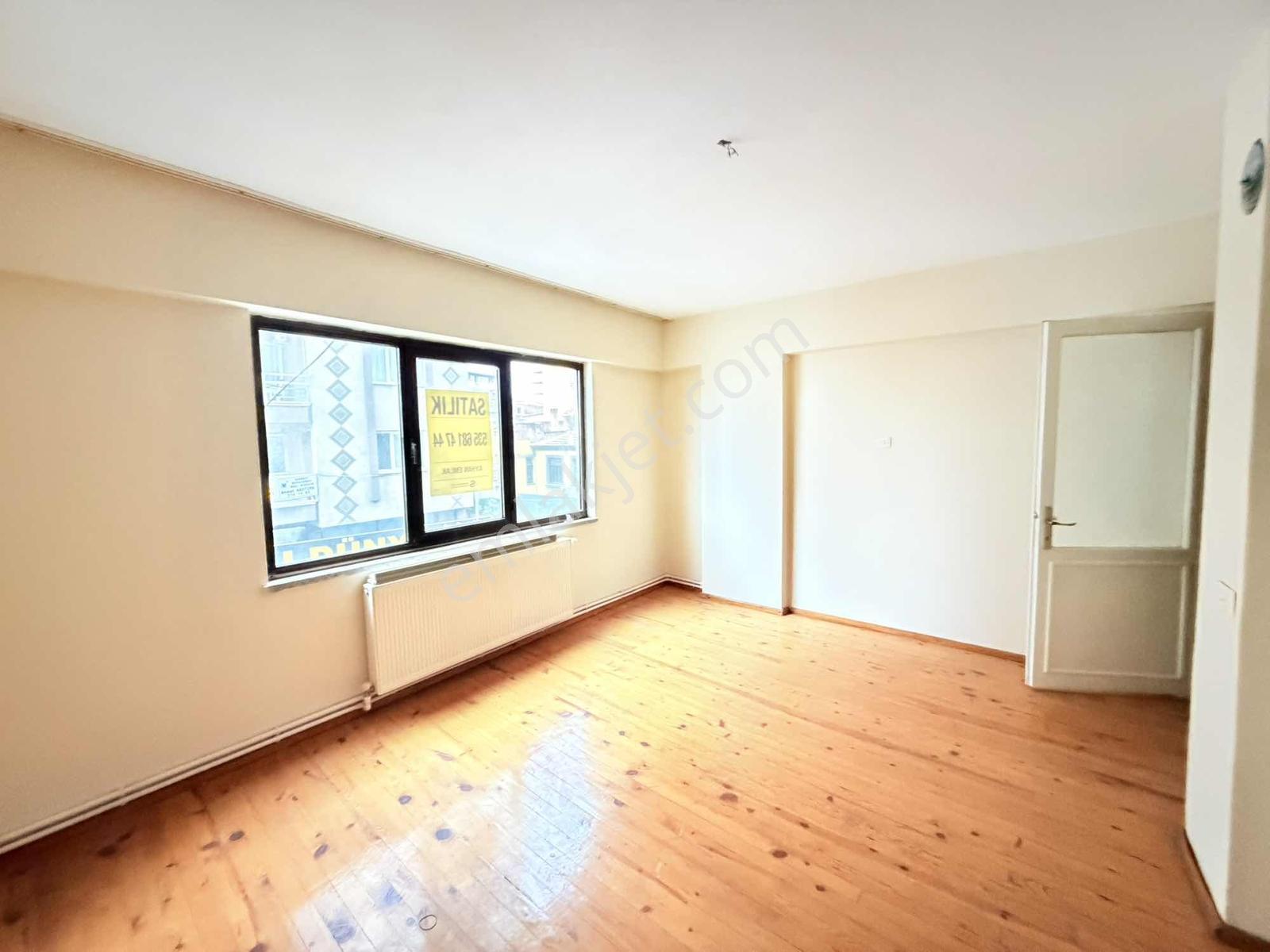 Hürriyet Caddesi Üzeri Satılık 3+1 Daire - Görsel 12