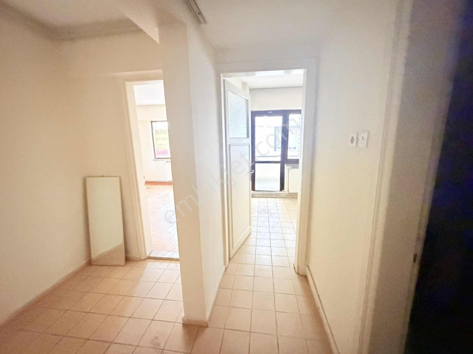 Hürriyet Caddesi Üzeri Satılık 3+1 Daire - Görsel 35