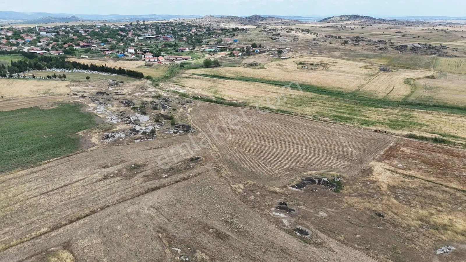 Kırklareli Kayalı'da 2.013 M² Resmi Yollu Tarla - Araç Takaslı