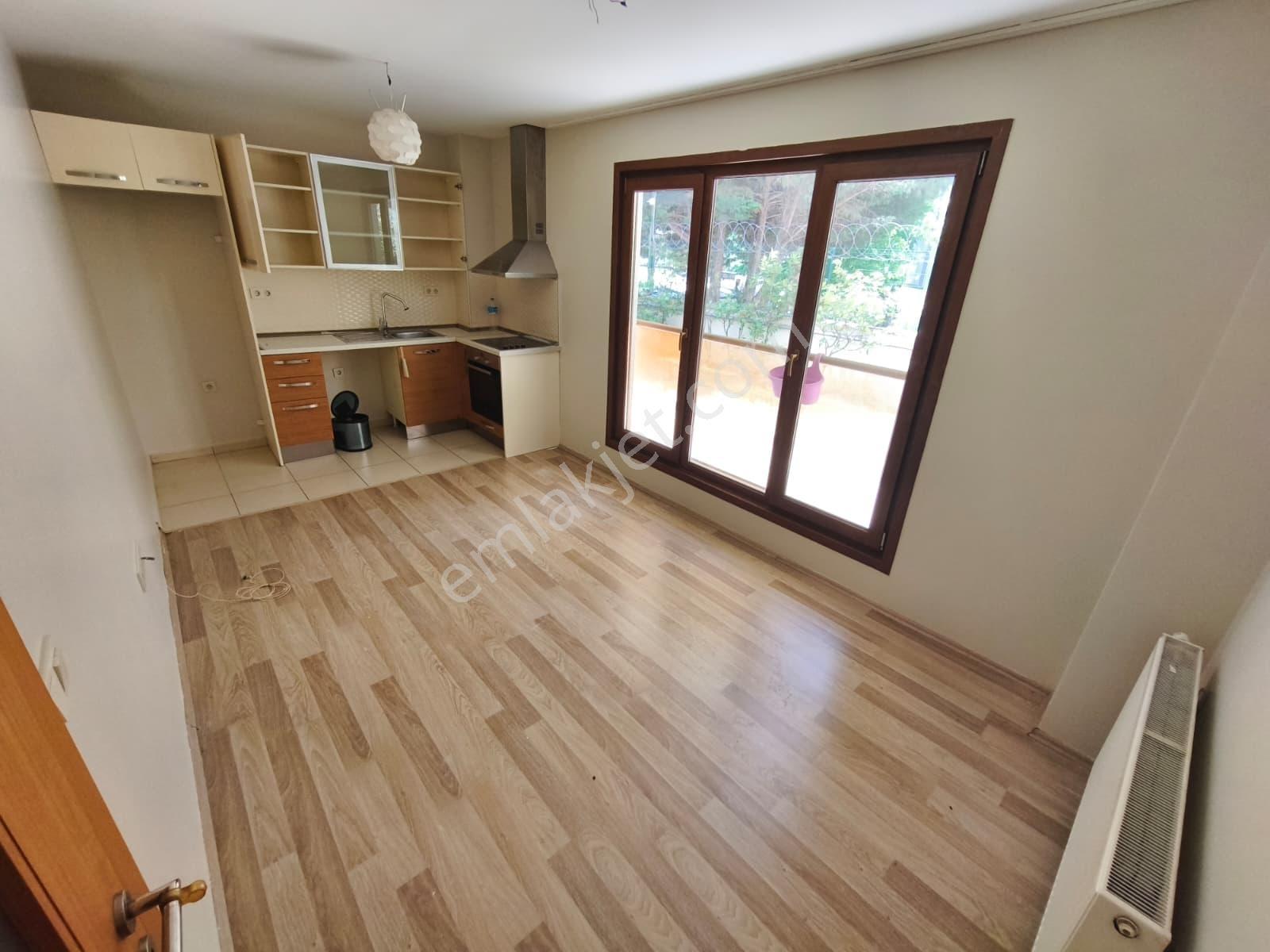 Çekmeköy Sultançiftliği 216 Koru Sitesi'nde 1+1 Kiralık Daire - Görsel 14