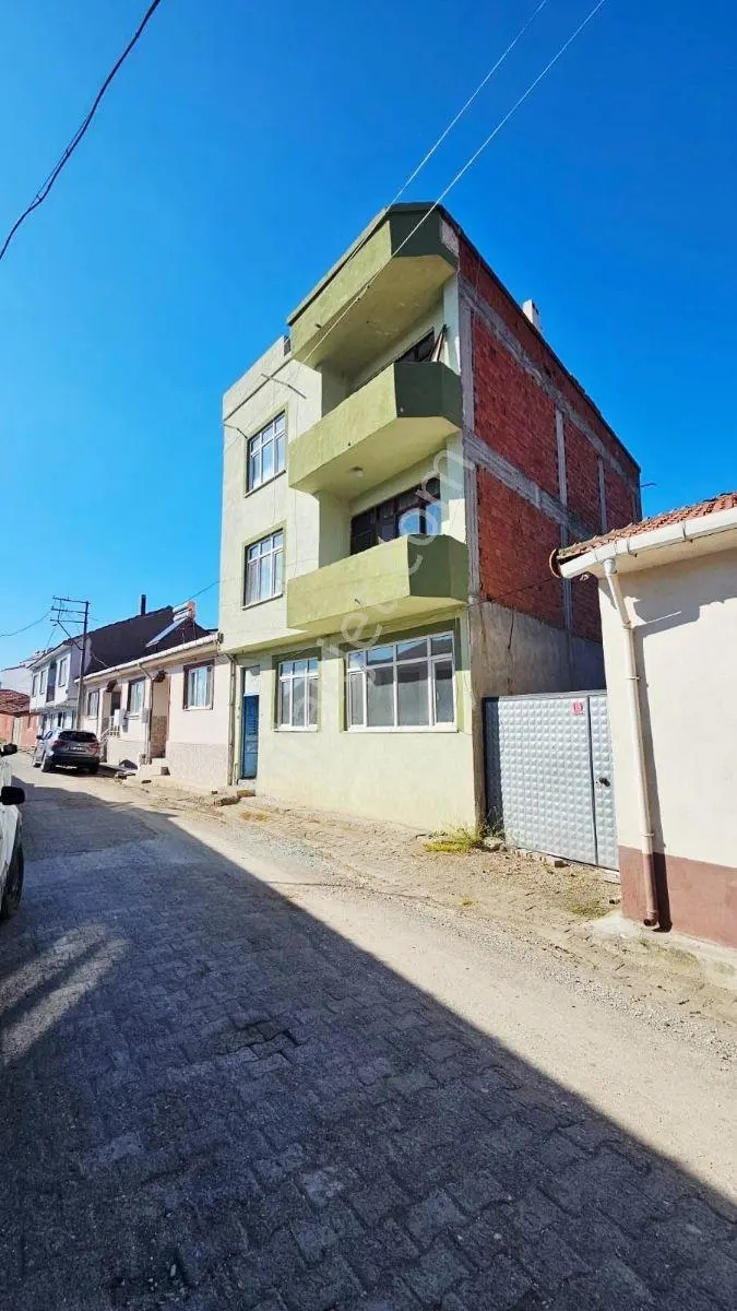 Gönen Sarıköy'de Satılık 3 Katlı Müstakil Bina - Görsel 2
