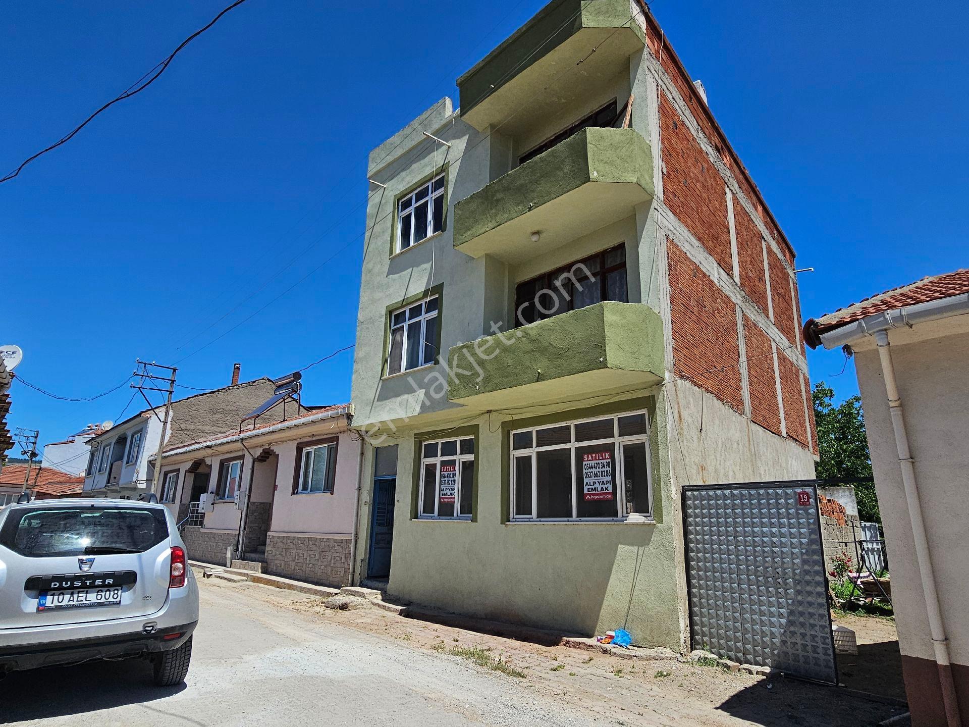Gönen Sarıköy'de Satılık 3 Katlı Müstakil Bina - Görsel 33