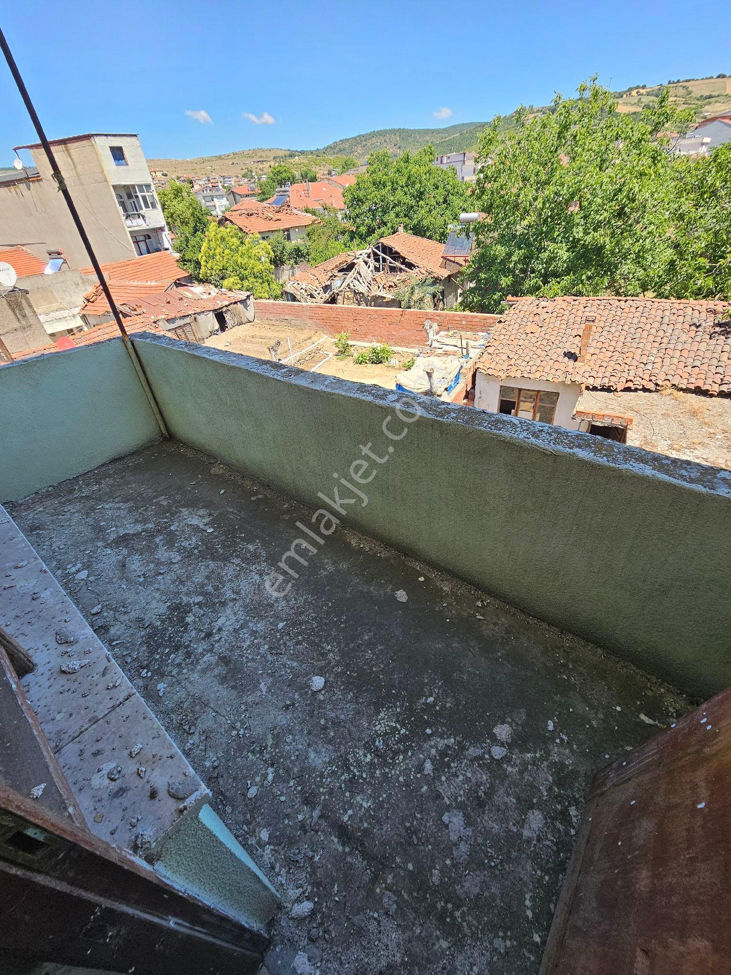 Gönen Sarıköy'de Satılık 3 Katlı Müstakil Bina - Görsel 24