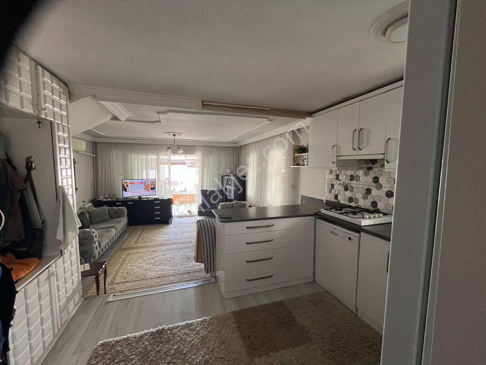 Aydınkent Sitesinde Bahçeli Deniz Manzaralı 3+1 Tripleks Villa - Görsel 9