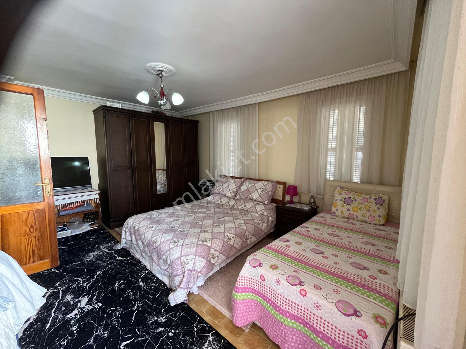 Aydınkent Sitesinde Bahçeli Deniz Manzaralı 3+1 Tripleks Villa - Görsel 15