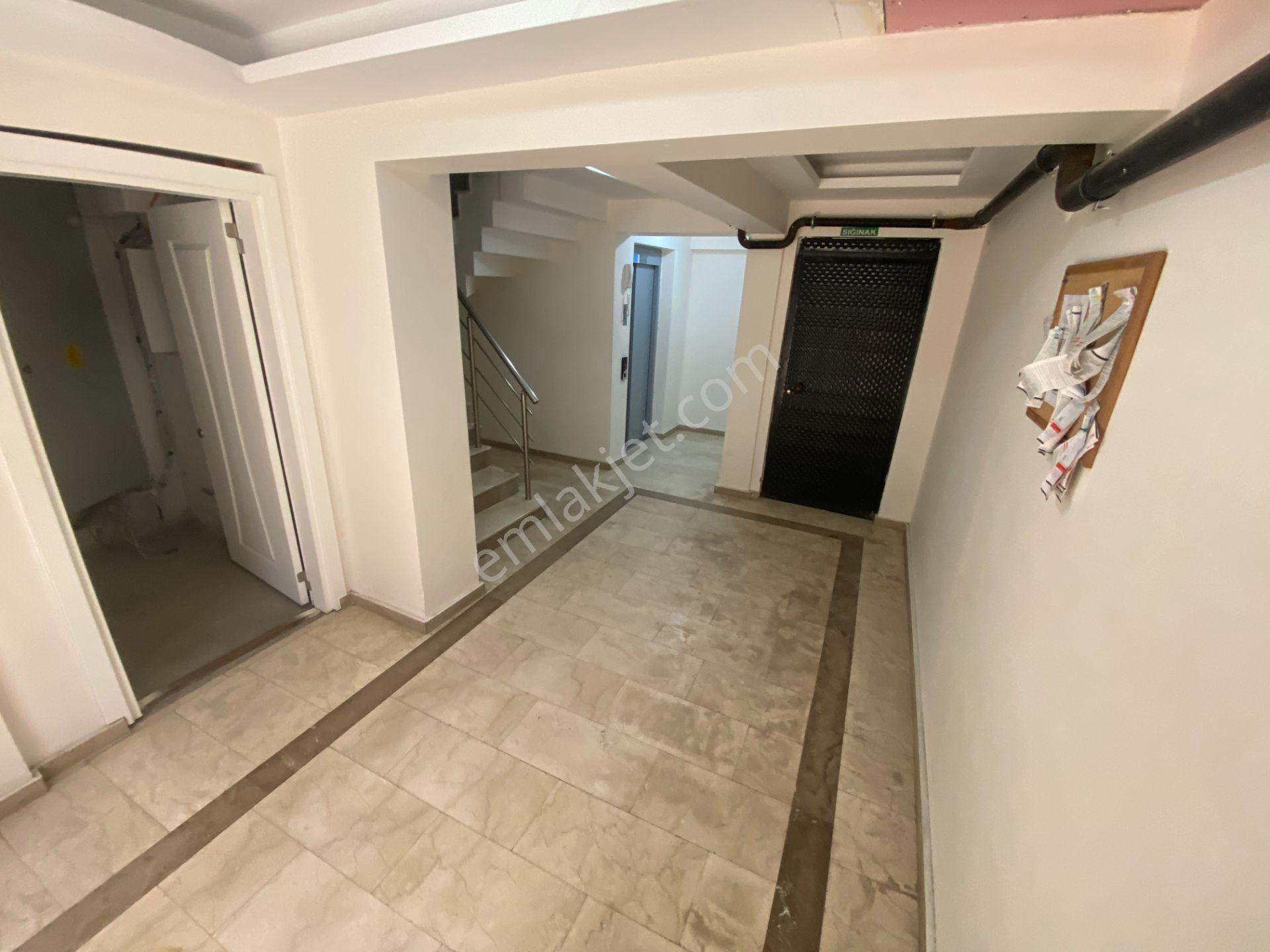 Karşıyaka Dedebaşı'nda, Ordu Caddesi'ne Yakın, Satılık 2+1 - Görsel 3