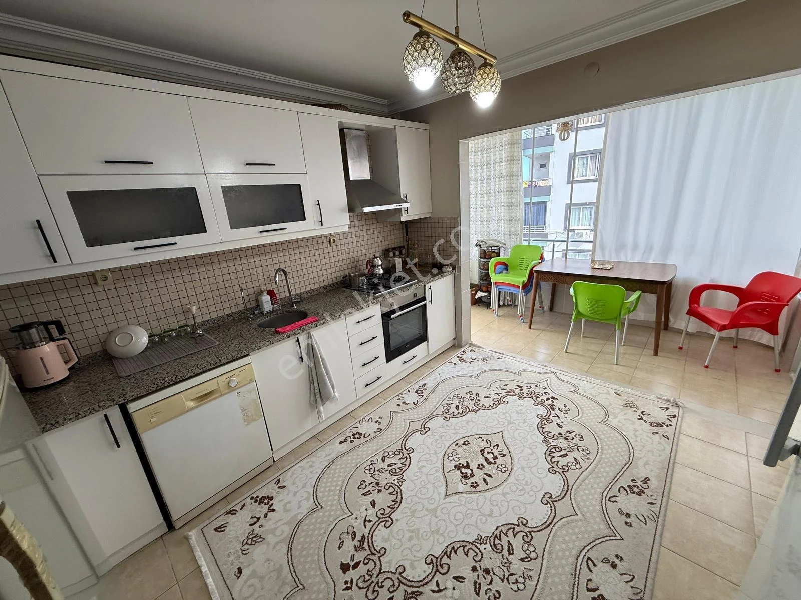 Mezitli Akdeniz'de Deniz Manzaralı Balkon Sefalı Kombili 3+1 Geniş Daire - Görsel 4