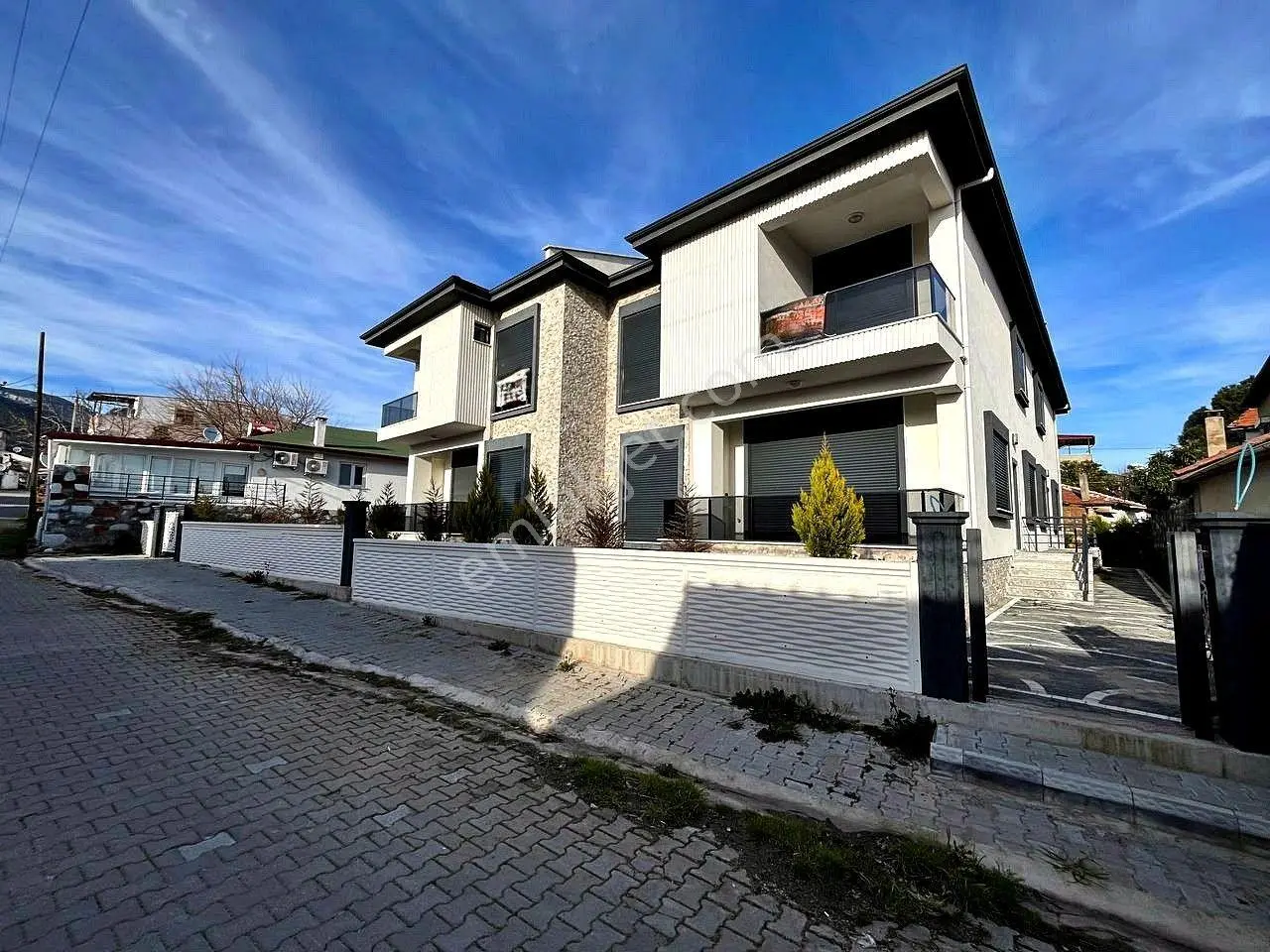 🟣🟣aktiften Akçayda Doğayla İç İçe Geniş Balkonlu Şık Tasarımlı Lüx 4+1 Müstakil Ev - Görsel 2