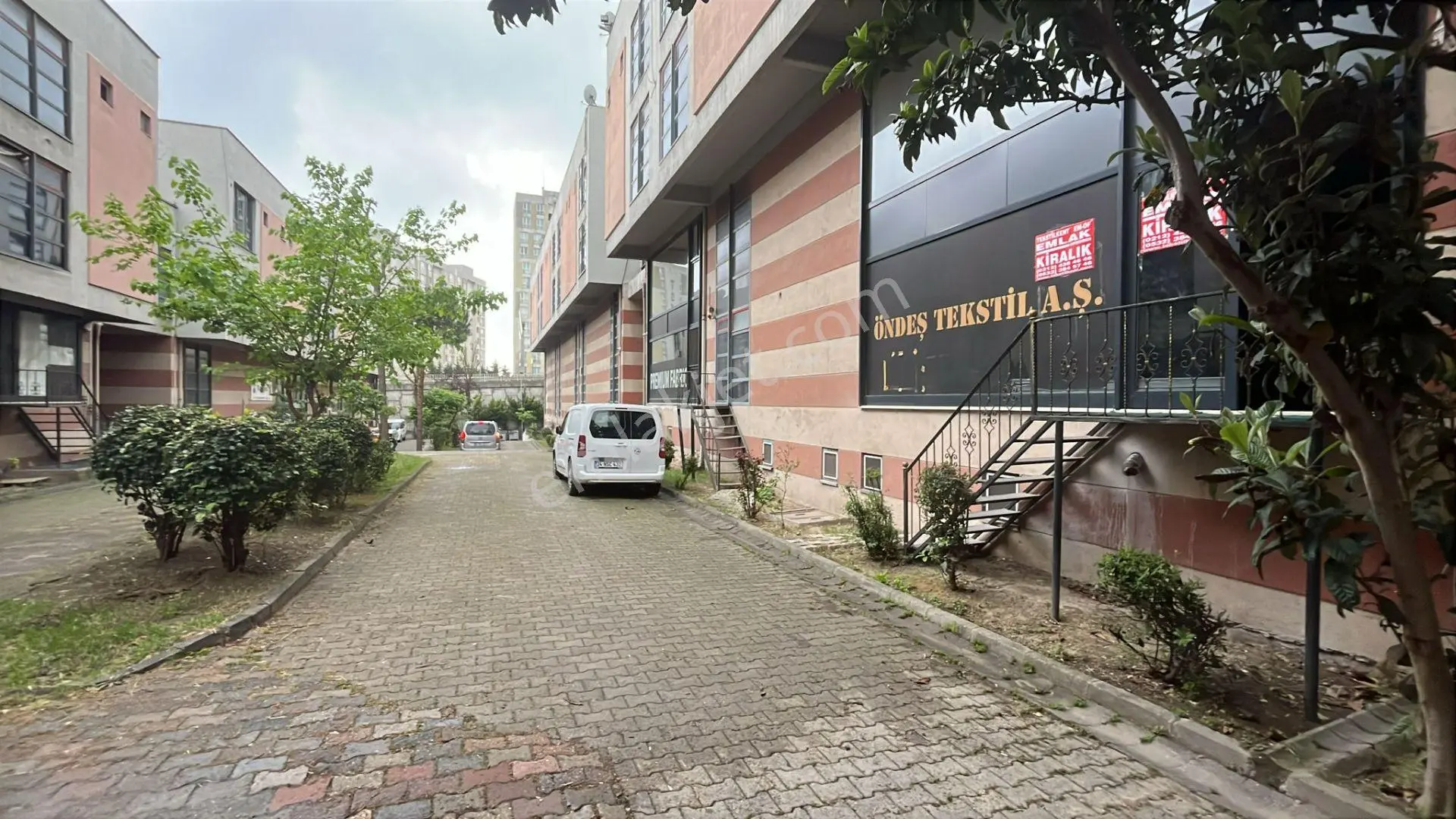 Muhteşem Konumda Yapılı Cephesi Açılmış 180 M2 Kiralık İş Yeri