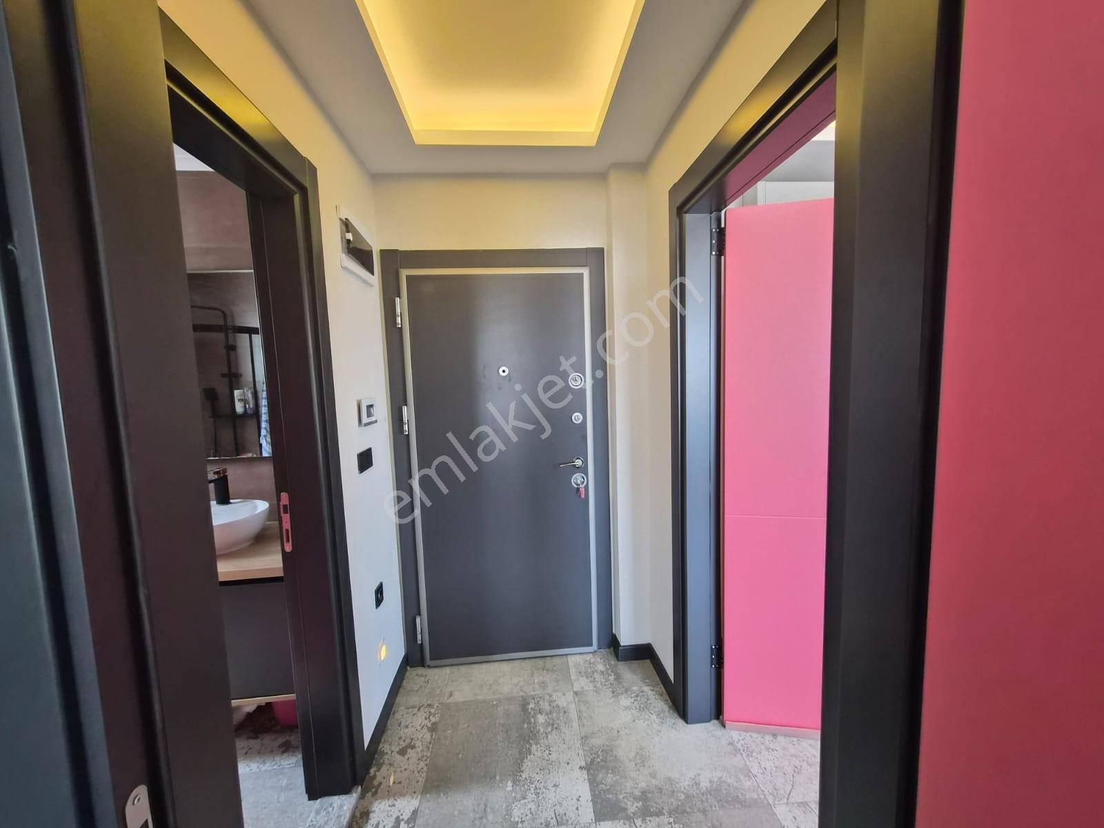Seferihisar Camikebirde Full Eşyalı Otoparklı 1+1 - Görsel 13