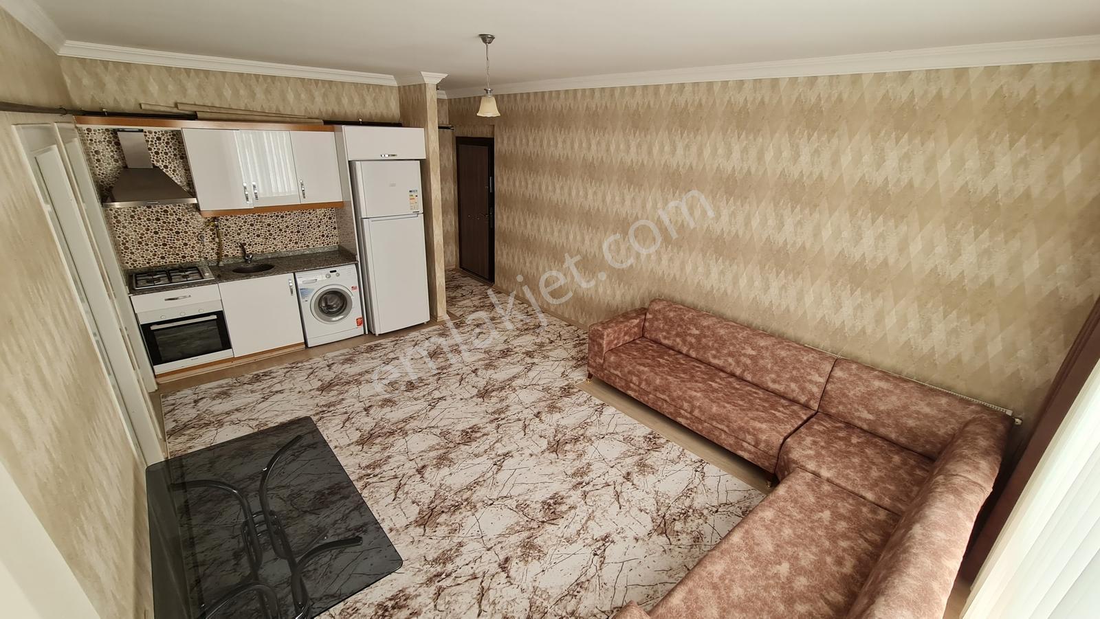Aktif'ten Alaçatı Sitesinde Eşyalı Bakımlı Masrafsız Daire