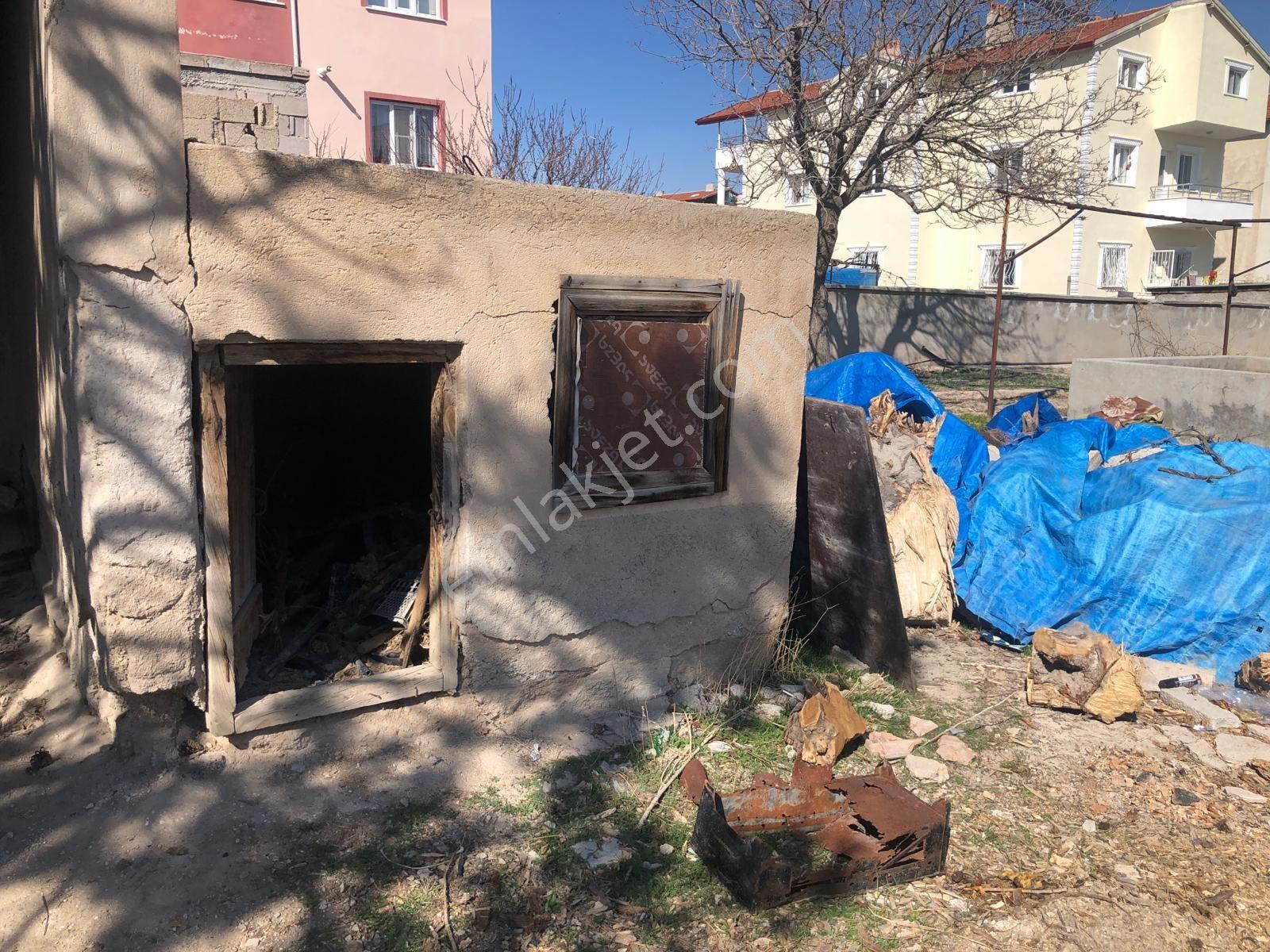 Niğde Bpr Mehmetçik Mahallesinde Satılık 3+1 Bahçeli Müsatakil 2 Katlı Ev - Görsel 8