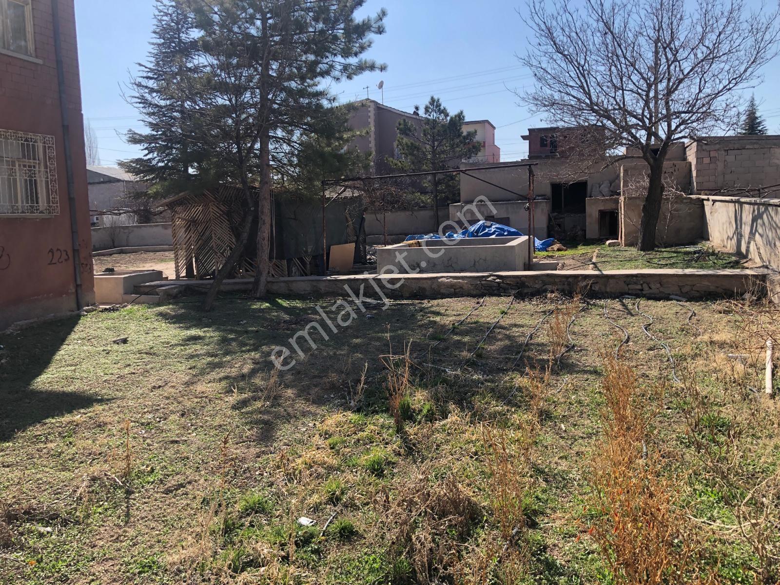 Niğde Bpr Mehmetçik Mahallesinde Satılık 3+1 Bahçeli Müsatakil 2 Katlı Ev - Görsel 12
