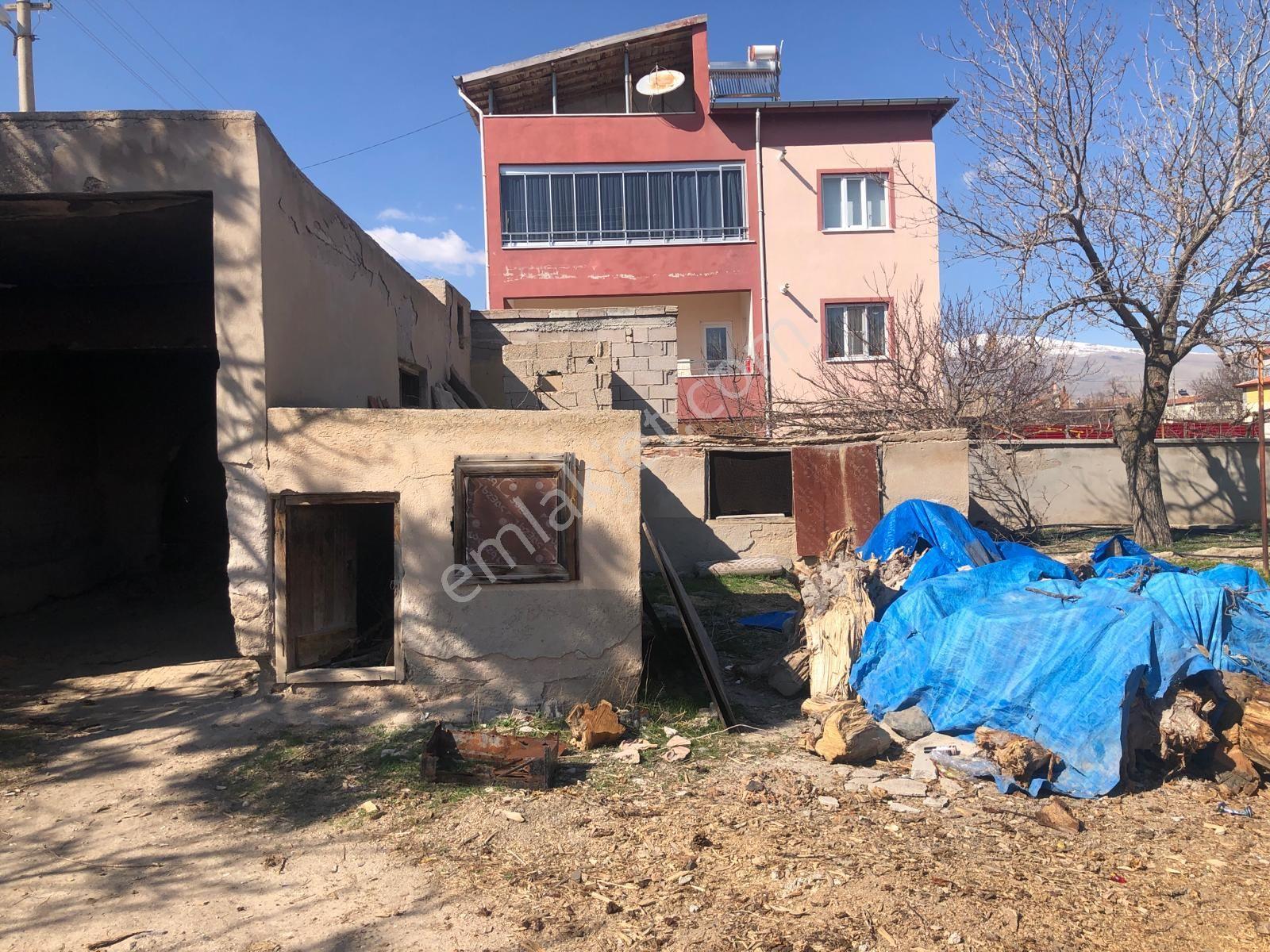 Niğde Bpr Mehmetçik Mahallesinde Satılık 3+1 Bahçeli Müsatakil 2 Katlı Ev - Görsel 10