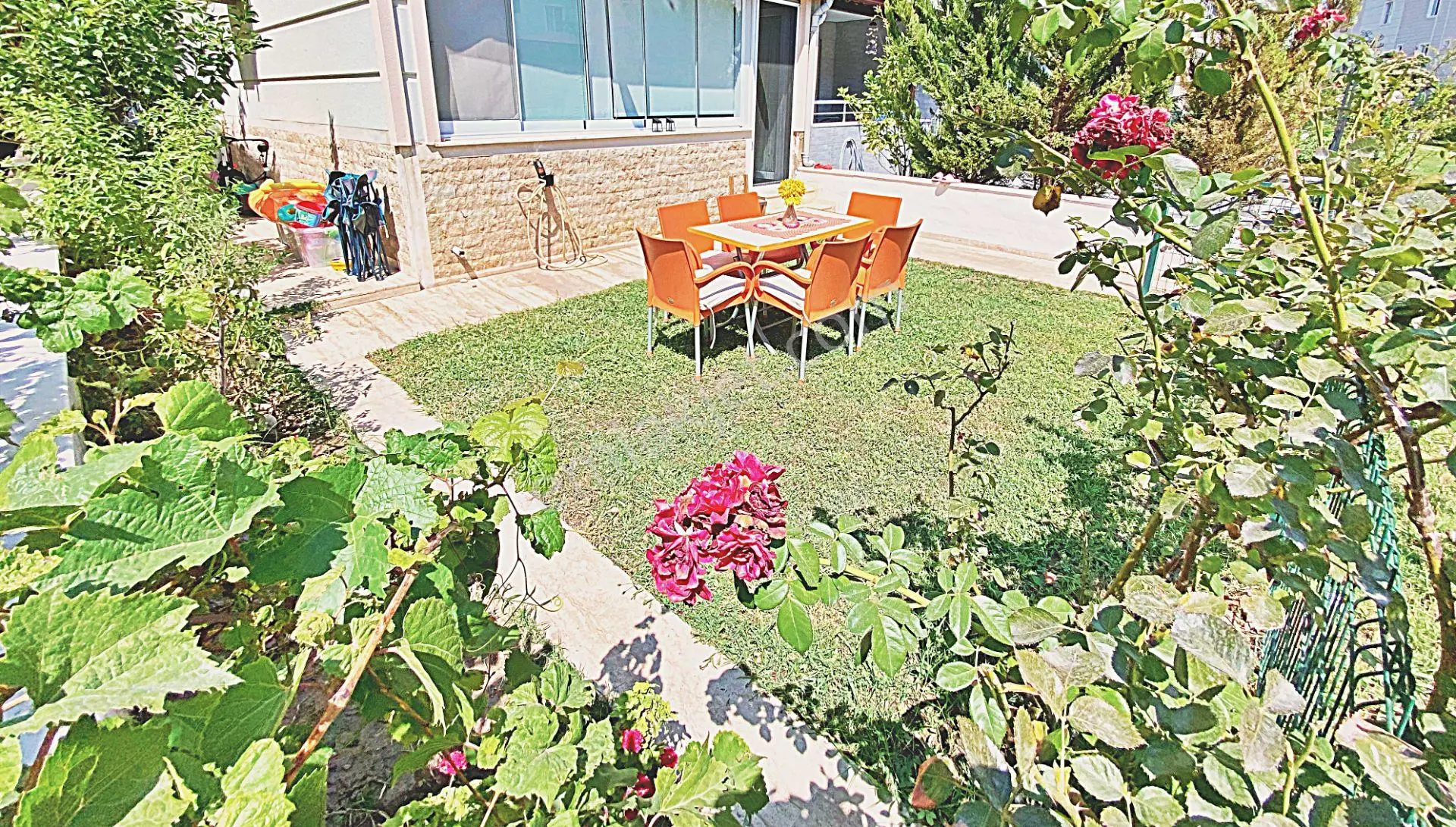 Gürede Gültaş Emlaktan Satılık 3+1 Geniş Bahçeli Verandalı Villa