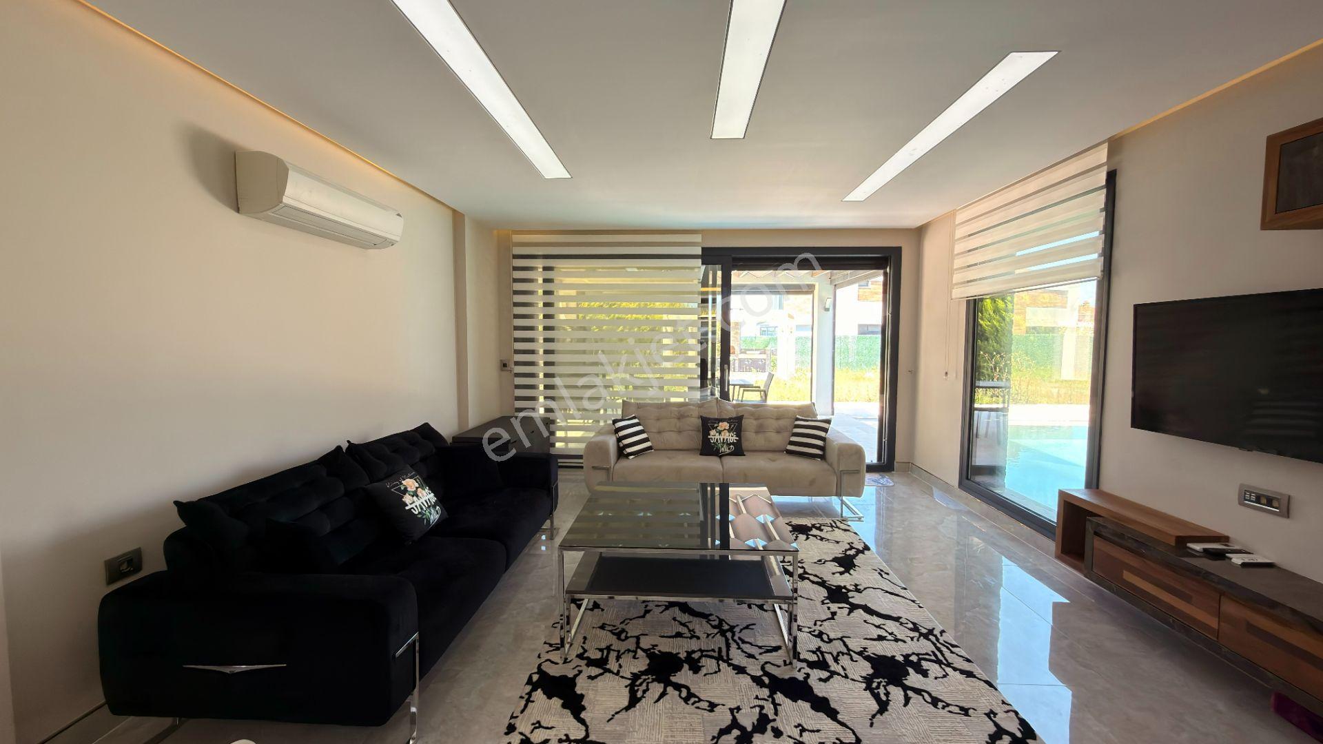Kuşadası Karaova'da Müstakil Parsel Özel Havuzlu 5+1 Lüks Villa - Görsel 12