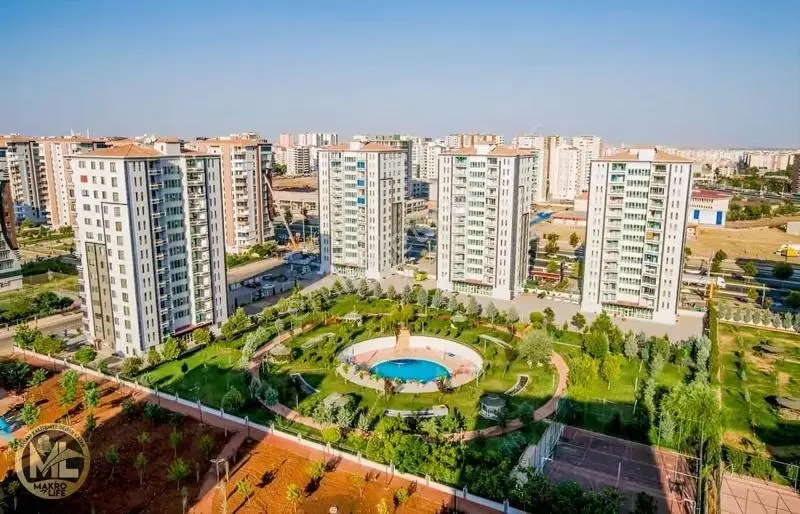 75 Cadde Üstü Azel City De 3+1 Satılık Havuzlu Daire