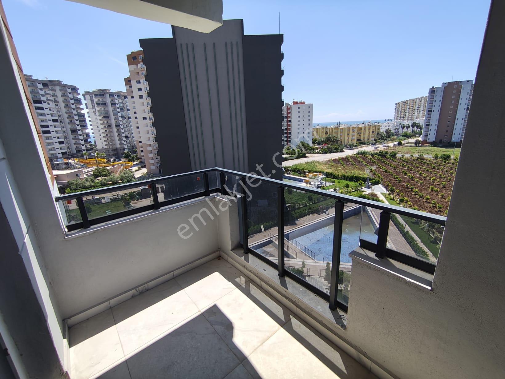 Çeşmeli'de Denize Yürüme Mesafesin'de Havuzlu 1+1 Concept Daire - Görsel 16