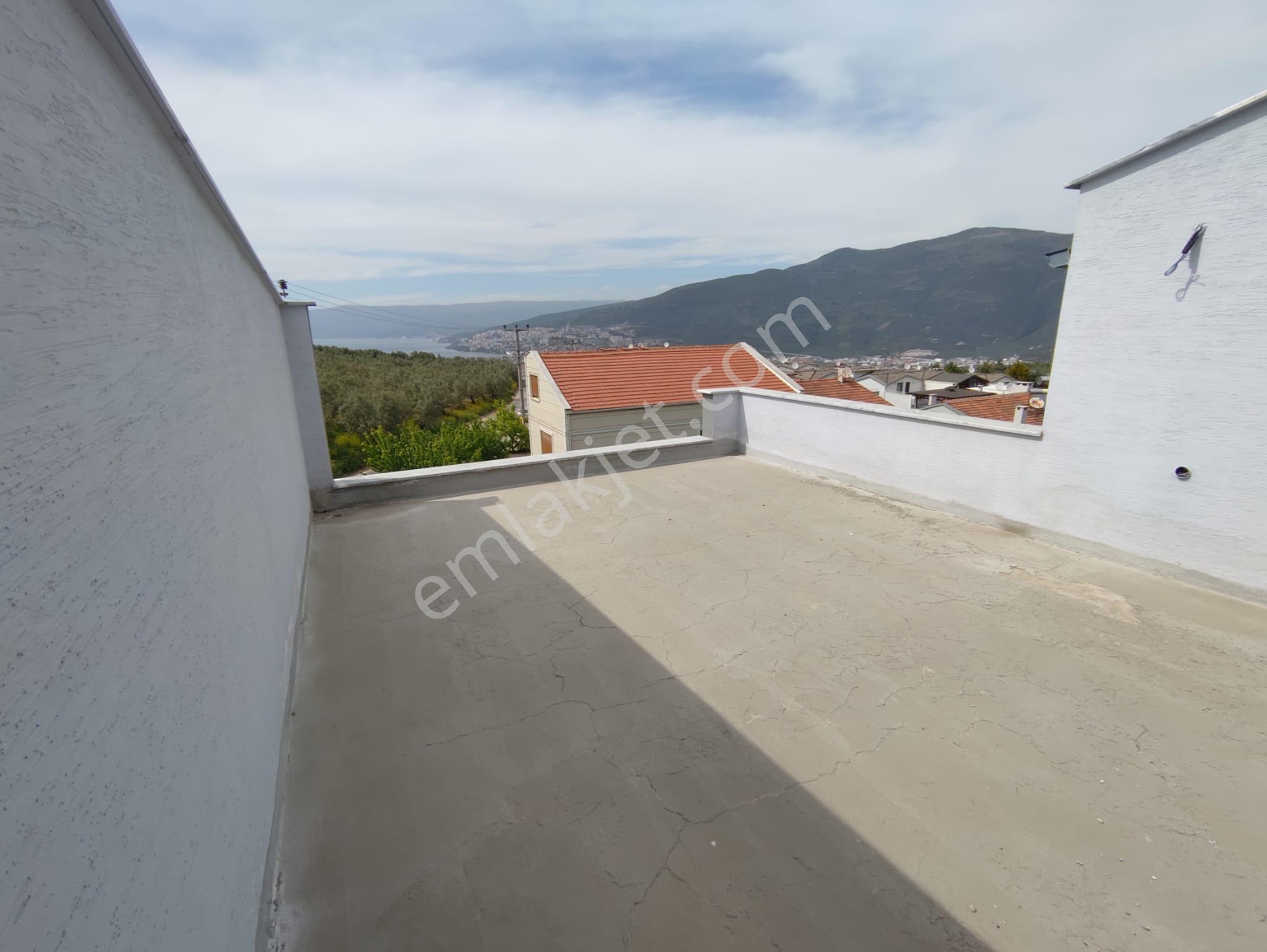 🏷️ Gemlik Umurbey Girişinde Kiralık / Satılık 359 M² Prestijli Villa