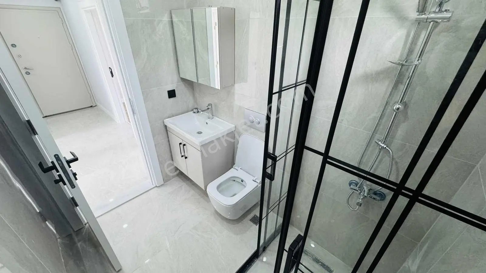 Bağlarbaşı Mah. Tuzla Cad. Yakını 2+1 95m2 Lüks Arakat - Görsel 2