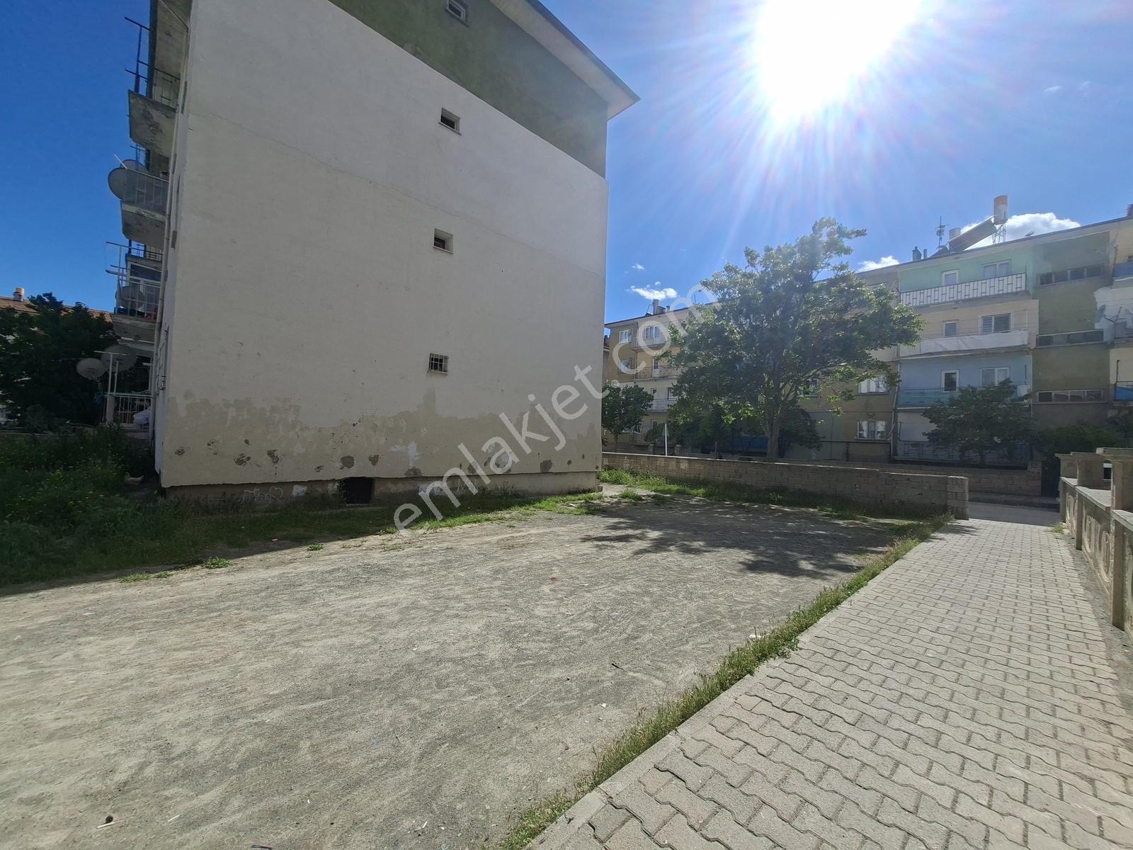 Remax Dem'den Akşemsettin Mah 3+1 Ara Kat Satılık Fırsat Daire - Görsel 2