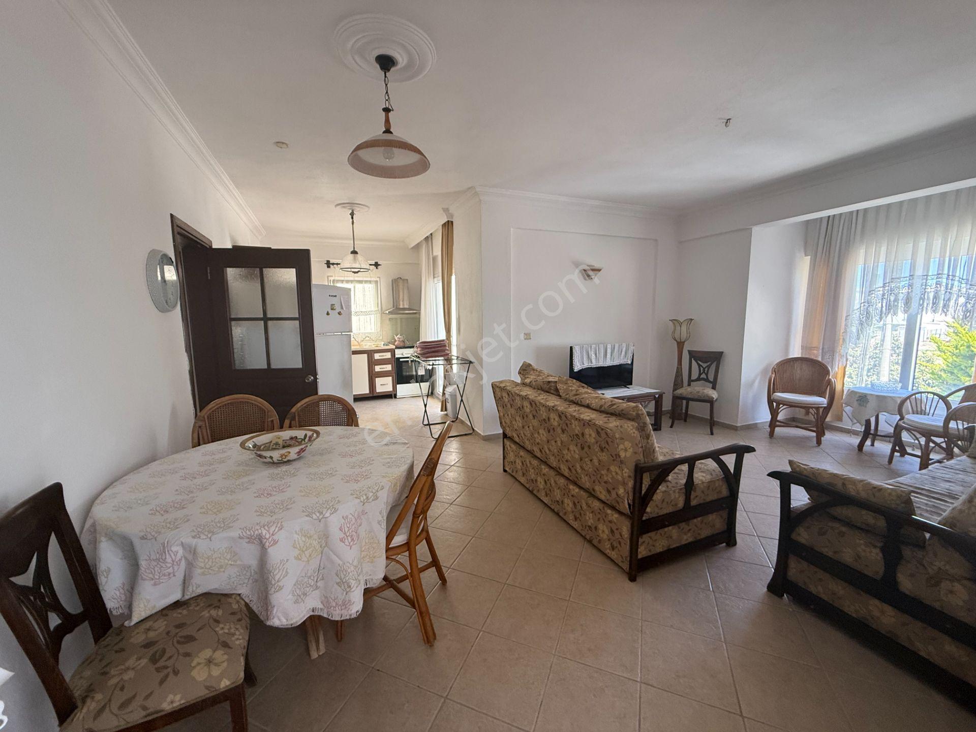 Cemal Emlak'tan Bodrum Turgutreis Merkezde Eşyalı Kiralık 2+1 Orta Kat Daire - Görsel 2