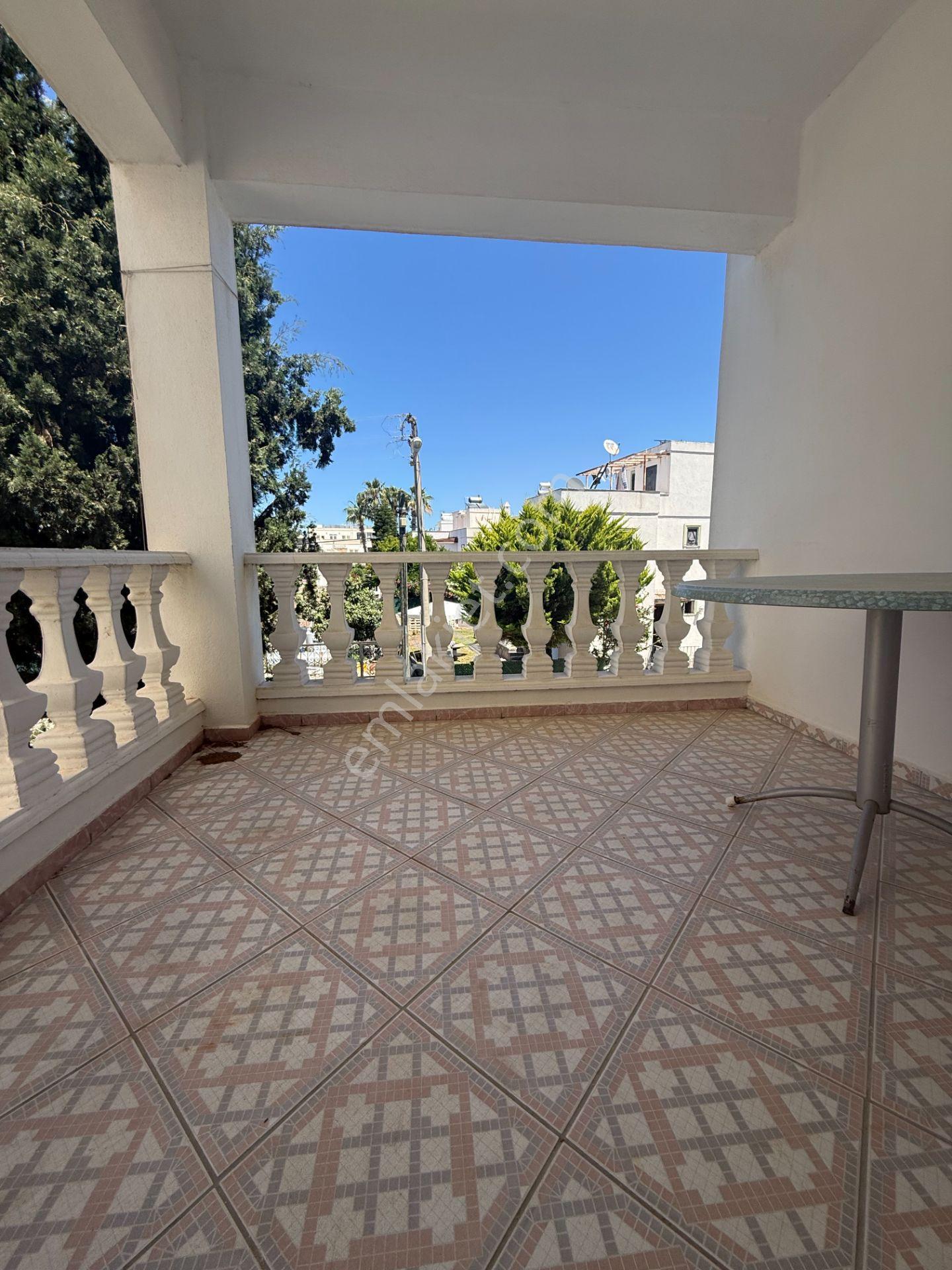 Cemal Emlak'tan Bodrum Turgutreis Merkezde Eşyalı Kiralık 2+1 Orta Kat Daire - Görsel 7