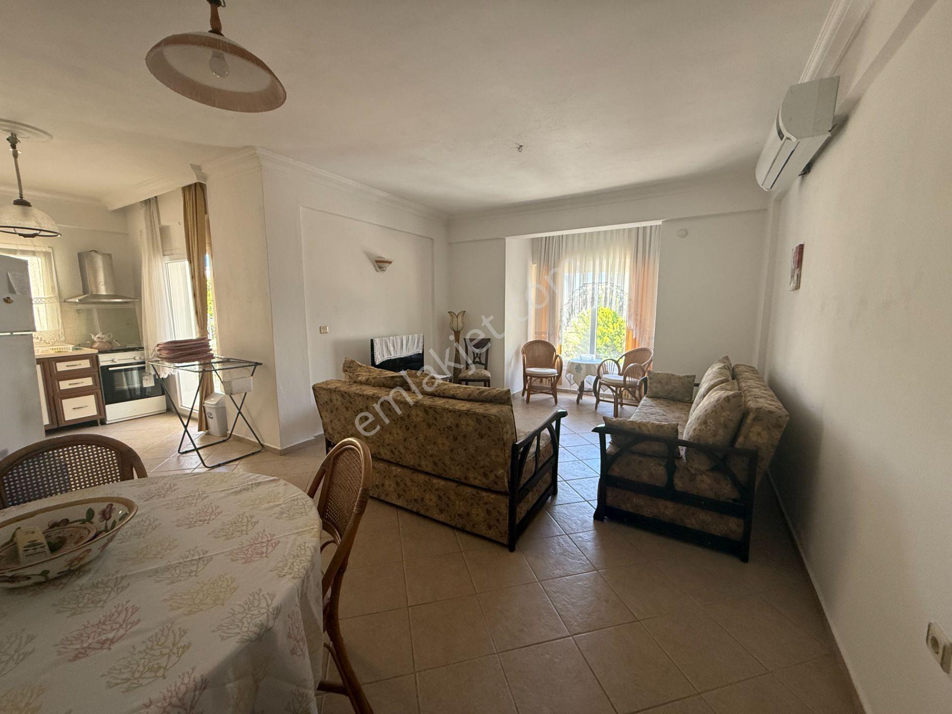 Cemal Emlak'tan Bodrum Turgutreis Merkezde Eşyalı Kiralık 2+1 Orta Kat Daire - Görsel 3