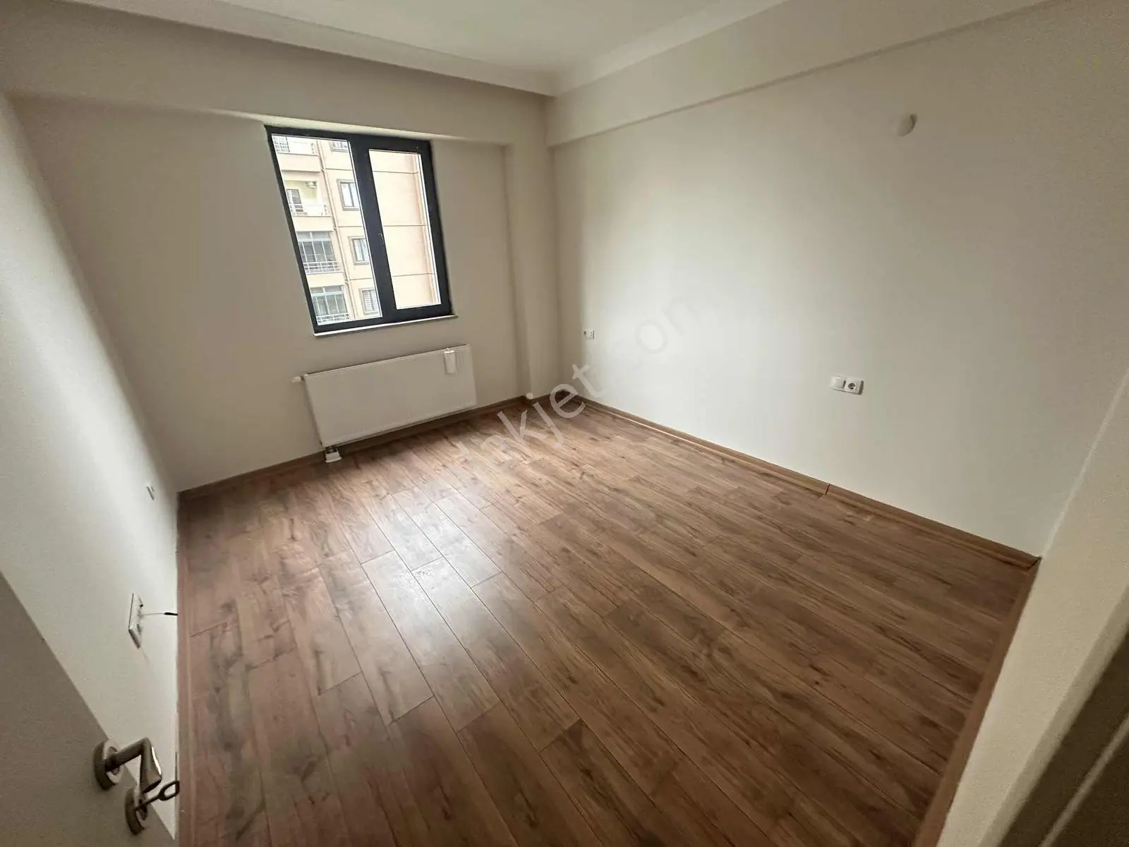 Ulus Rezidans Kiralık 2+1 Ara Kat Güney Cephe Daire - Görsel 11
