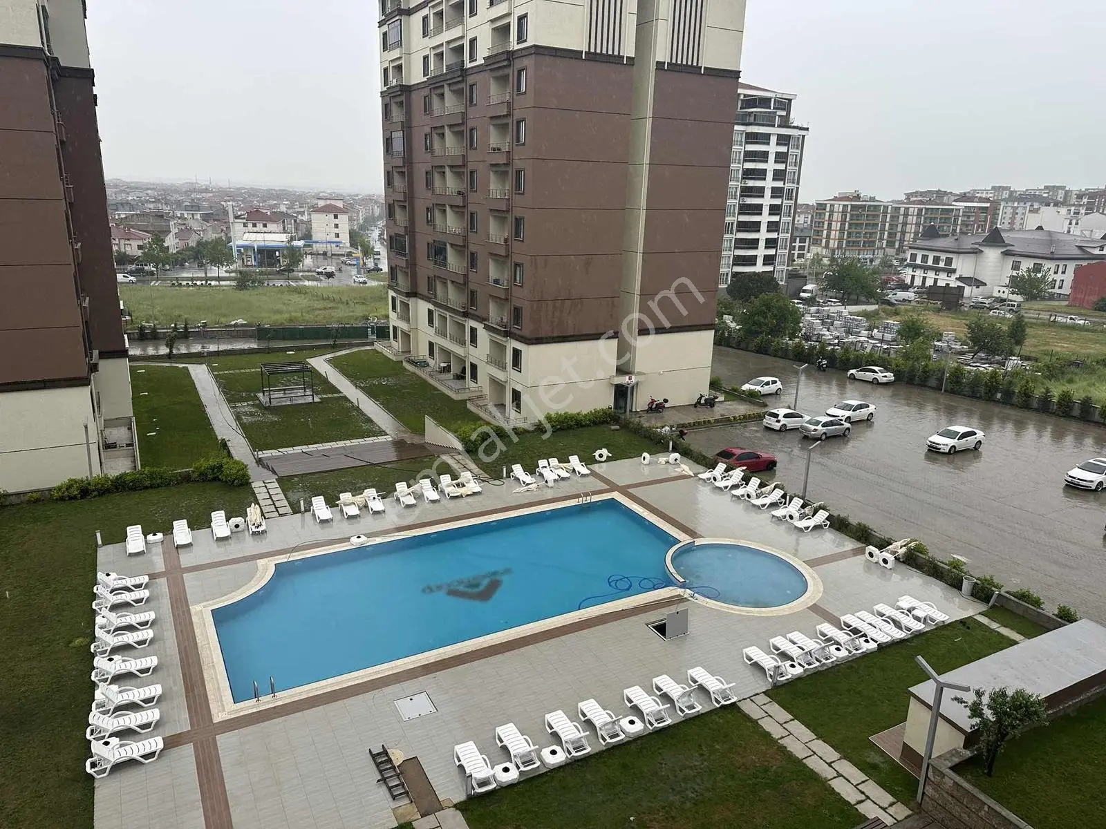 Ulus Rezidans Kiralık 2+1 Ara Kat Güney Cephe Daire