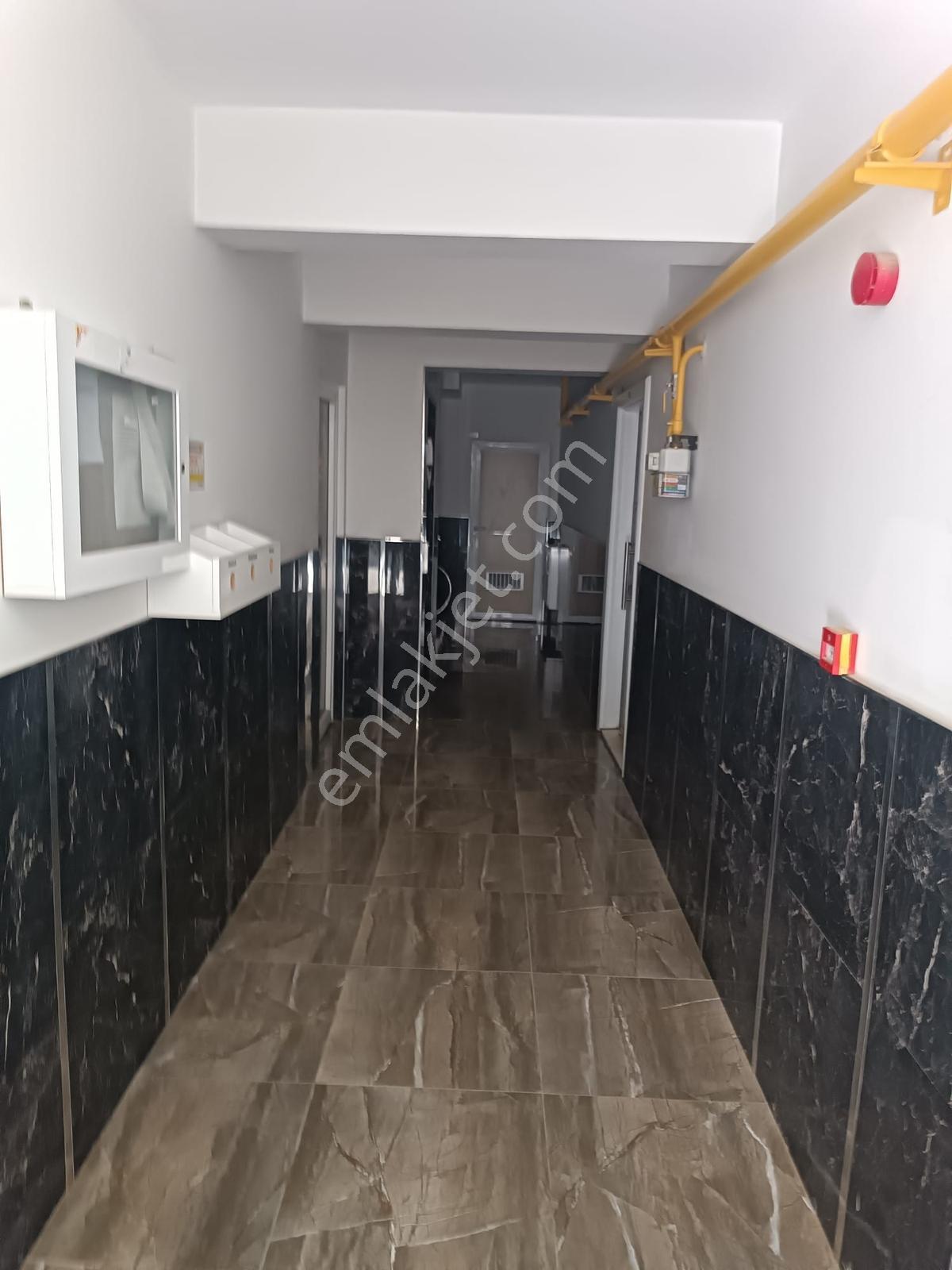 Minimall Avm Arkasında Kiralık Eşyalı 1+1 Ara Kat Daire - Görsel 4