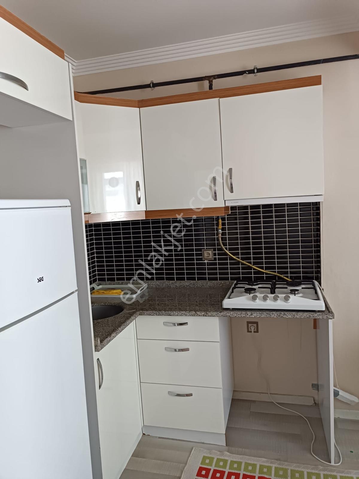 Minimall Avm Arkasında Kiralık Eşyalı 1+1 Ara Kat Daire - Görsel 9