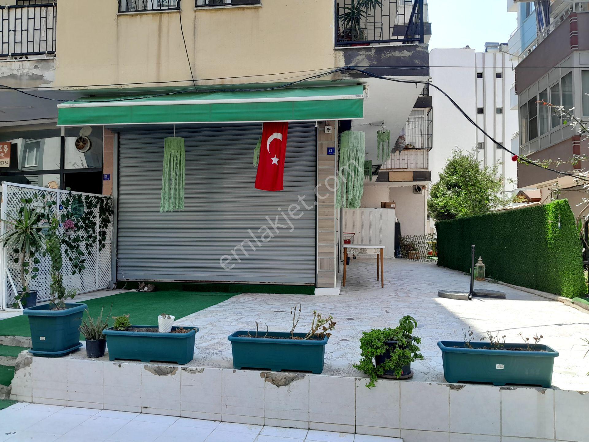 Kuşadası Tam Merkezde Satılık Köşe Dükkan - Görsel 4