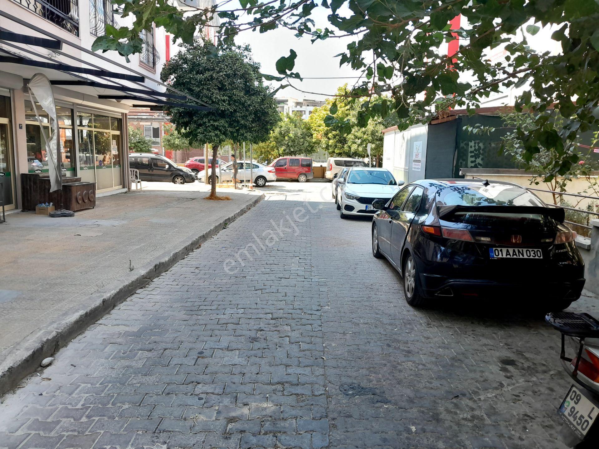 Kuşadası Tam Merkezde Satılık Köşe Dükkan - Görsel 7