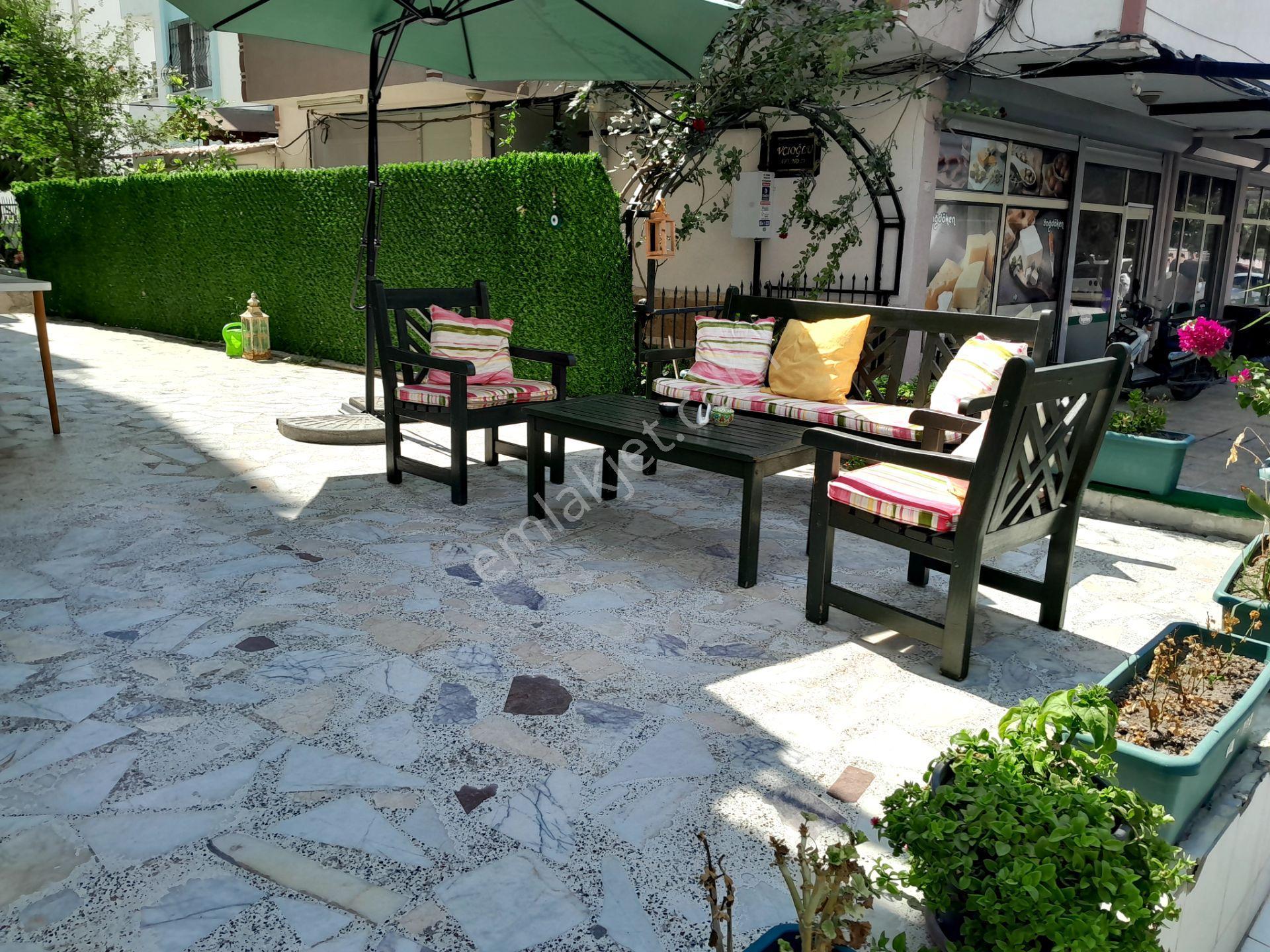 Kuşadası Tam Merkezde Satılık Köşe Dükkan - Görsel 8