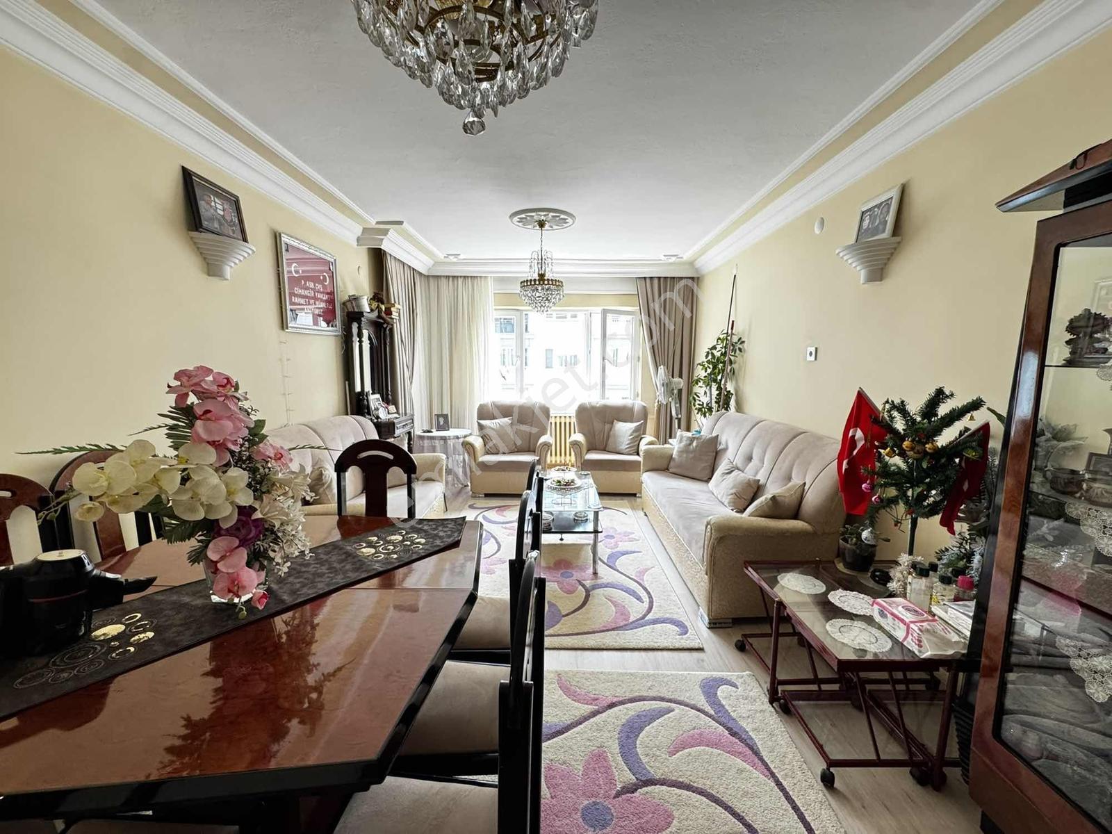Pera'dan Gökmeydan Mah. 19 Mayıs Cad. Satılık 3+1 Ferah Daire - Görsel 3