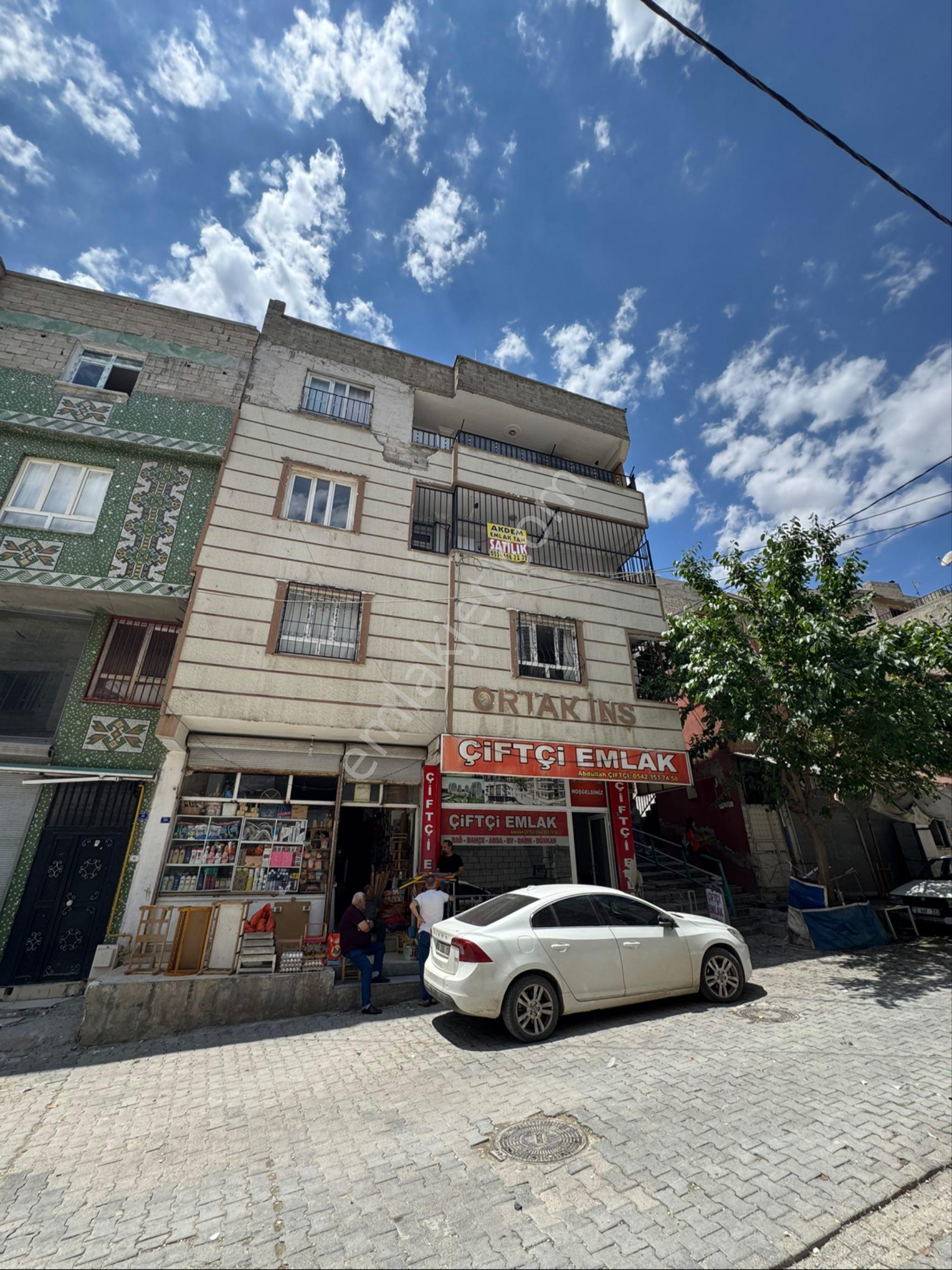 Akdem Emlaktan Satılık 4+1 Daire - Görsel 2