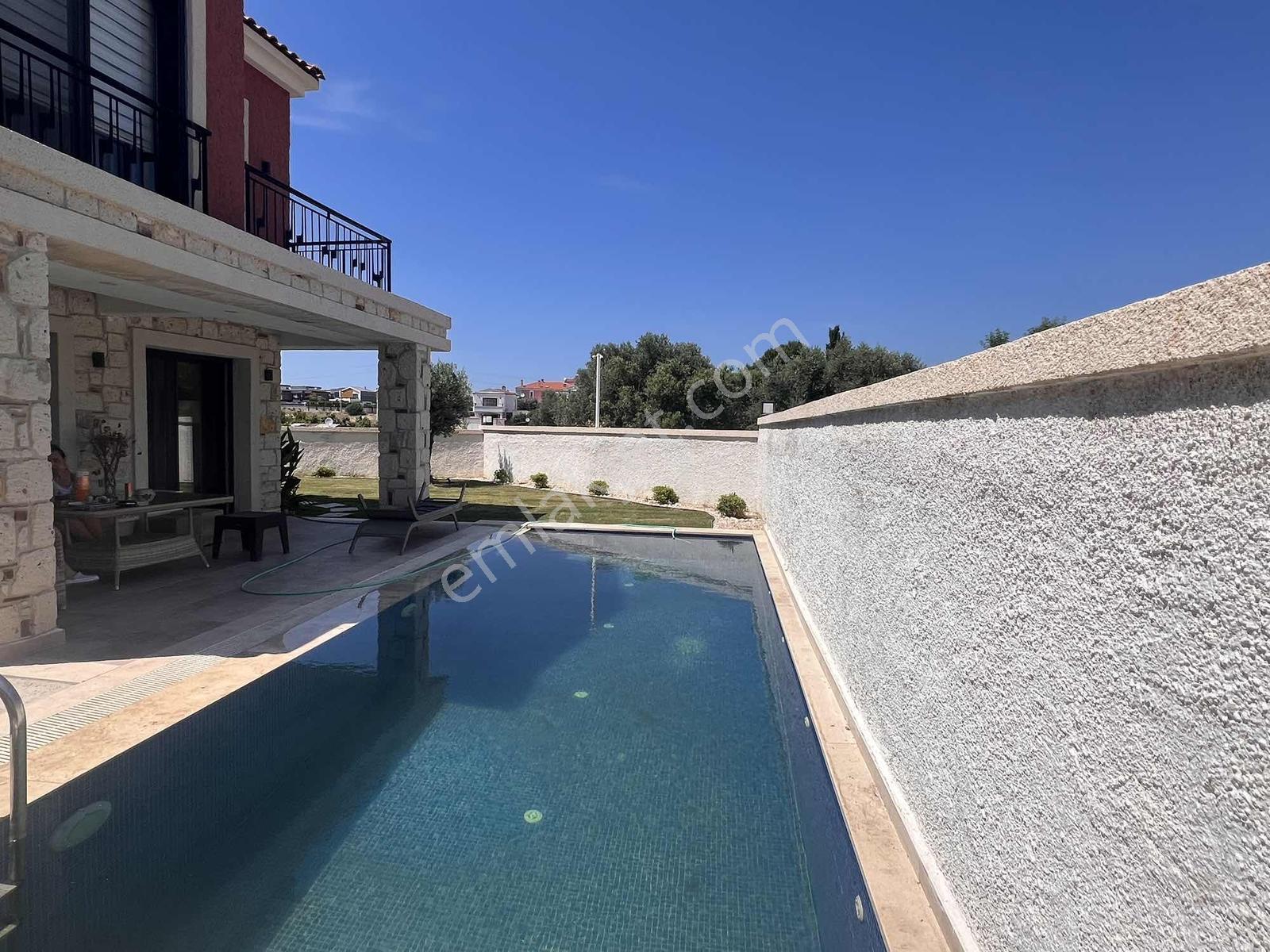 Çeşme Reisdere'de 4+1 Özel Havuzlu Müstakil Kiralık Villa - Görsel 20