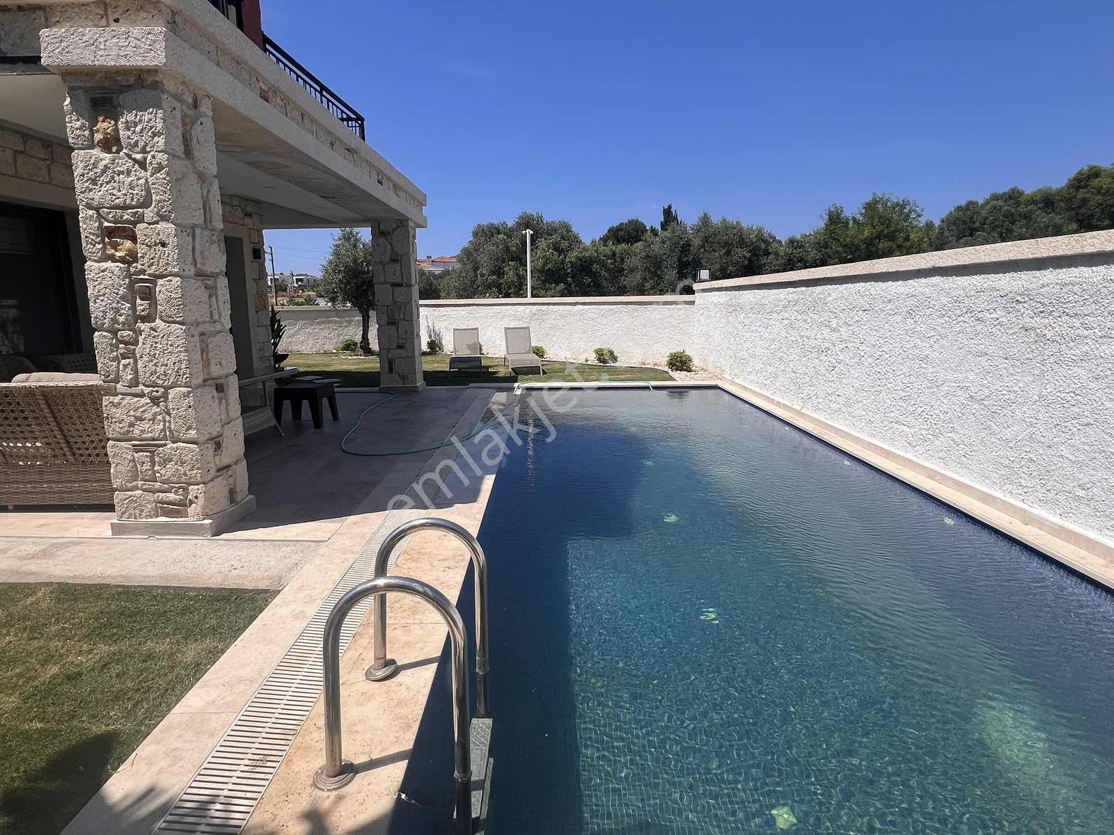 Çeşme Reisdere'de 4+1 Özel Havuzlu Müstakil Kiralık Villa - Görsel 33