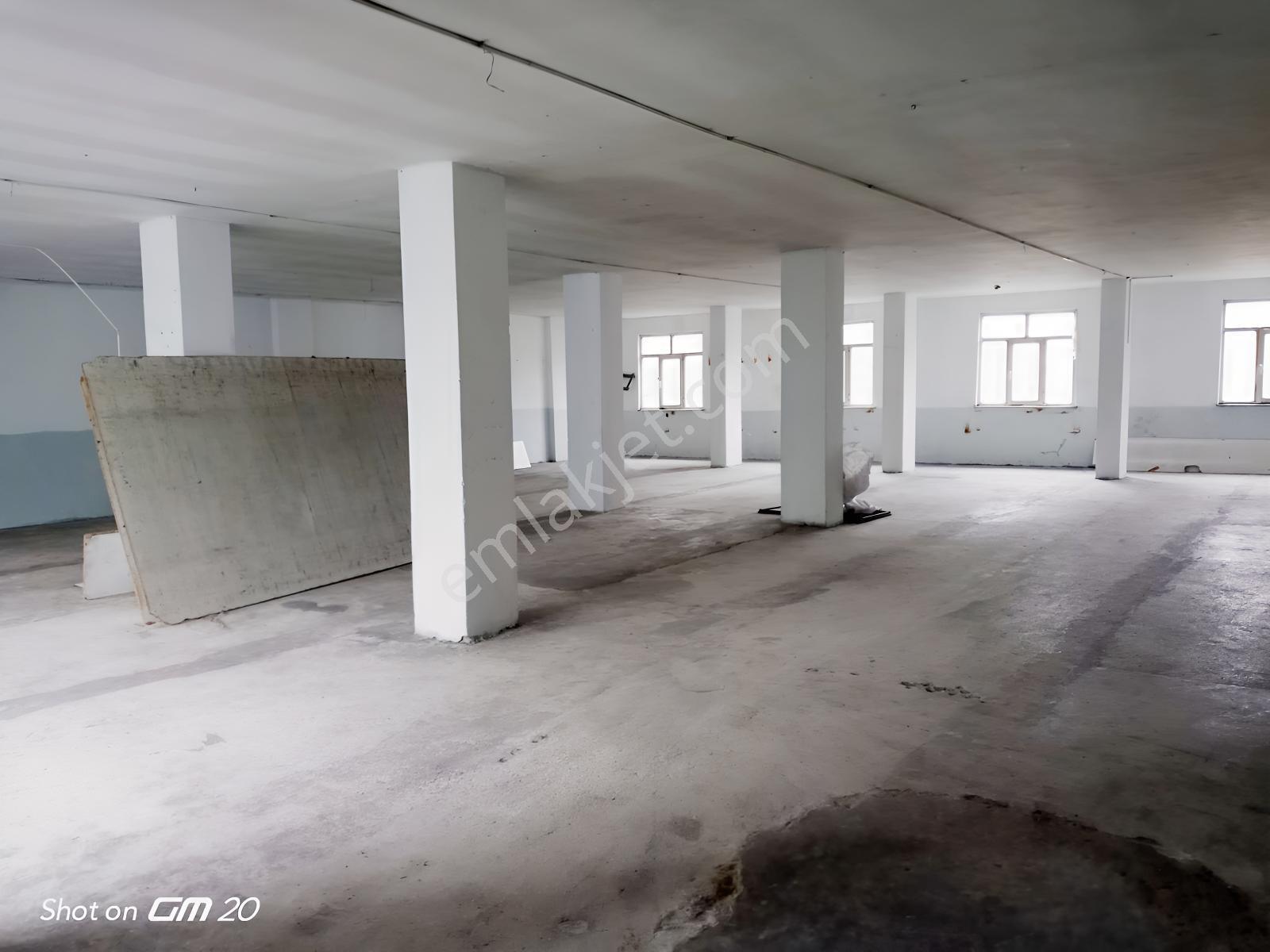 Arıkoğullarından Uğur Mumcuda 450m2 Her İşe Uygun Kiralık Atölye - Görsel 3